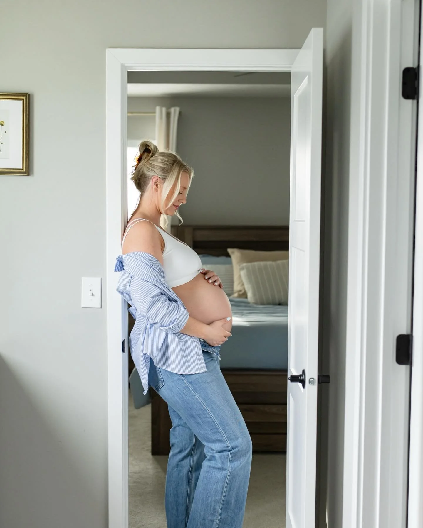 There&rsquo;s something really special about being invited into people&rsquo;s lives more than once.From their wedding day in 2023 to welcoming their little one in just a few short weeks 🩵

It&rsquo;s moments like this that make me so grateful. Coun