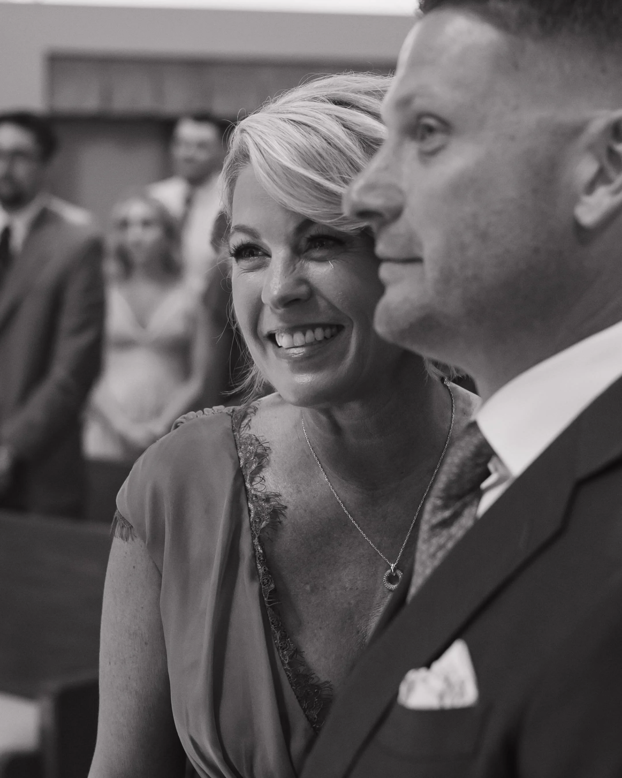 Intentional photography for the moments you could never plan 🖤

Venue: @omahaempireroom 
Hotel: @thecottonwoodhotel 
Hair &amp; Makeup: @kontempo.omaha 
Dress: @kleinfeldbridal 
Bride &amp; groom: @mplaue @michael.petrakis 
Floral: @bouquetomaha 
Pl