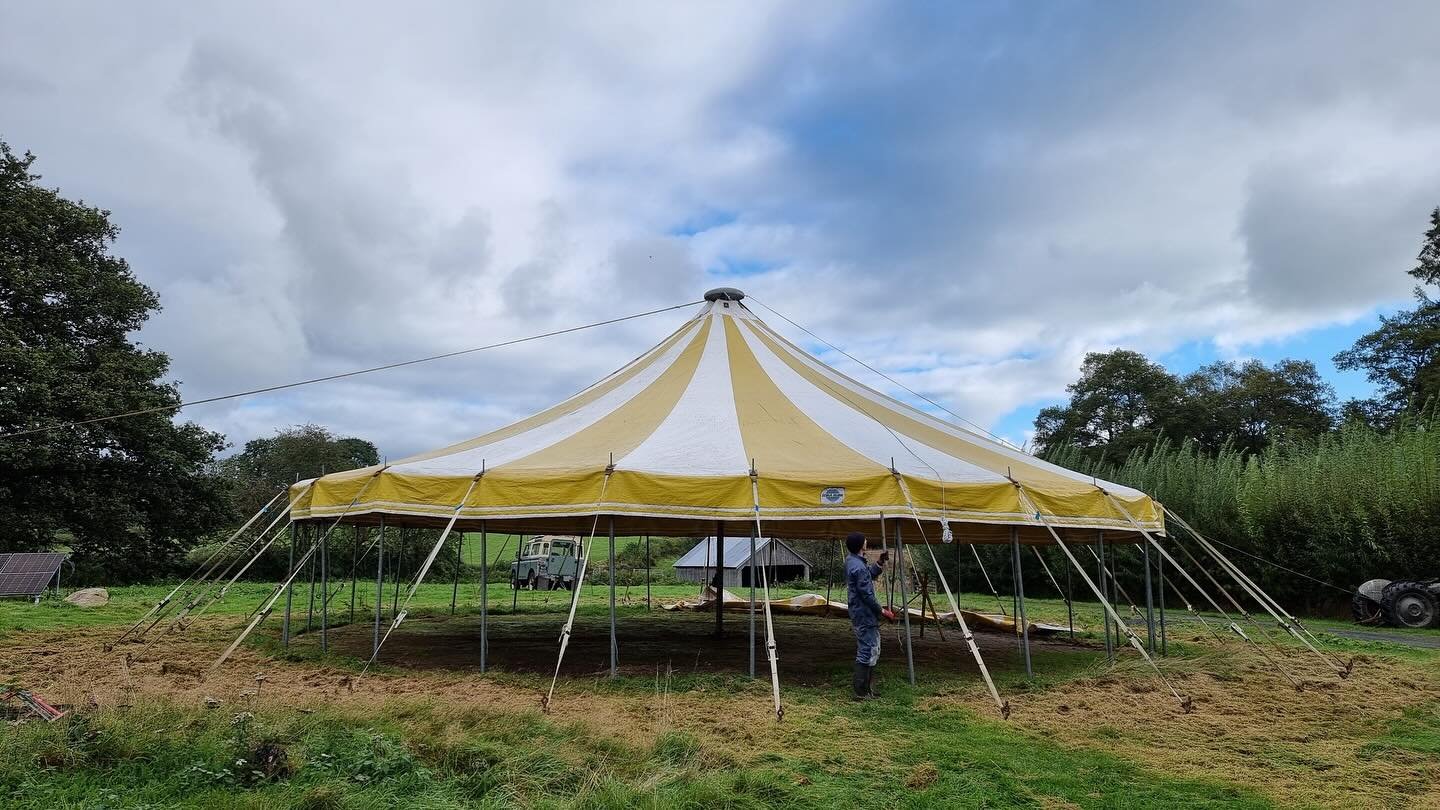 Huge thanks to our wonderful volunteers who helped us take down the circus tent and pack it up safely for the winter. Thank you!! And thank you to Louise for picking a sunny day!! 🤩🎪

Photos by Mike Lewis and @full_mongrel