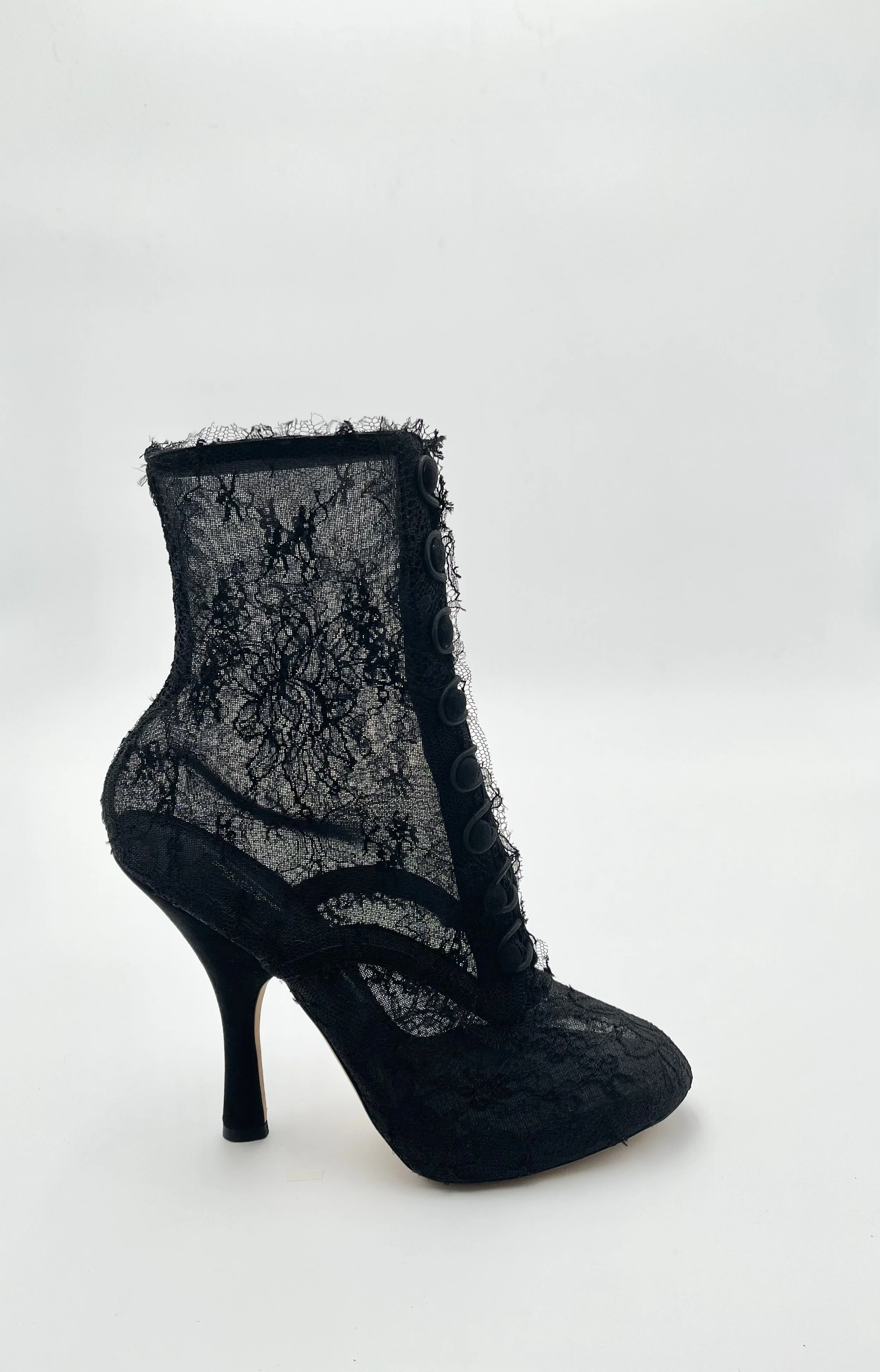 DOLCE & GABANA LACE BOOTIE.jpeg