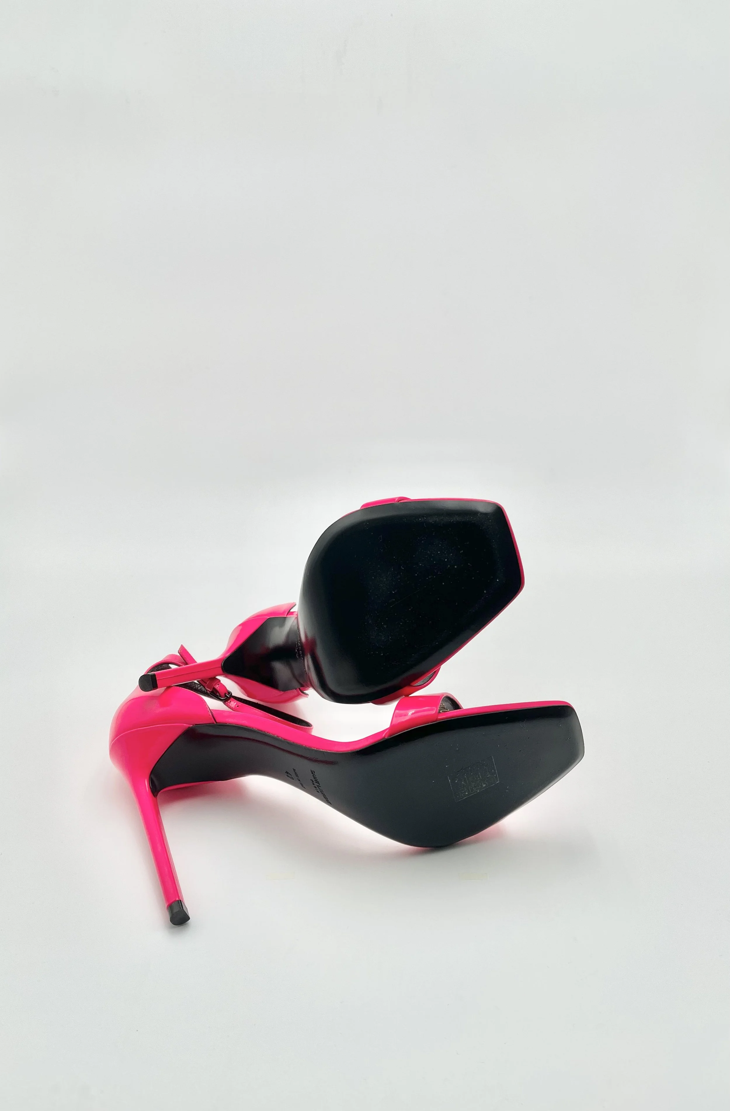SAINT LAURENT magenta patent leather sandals 5.jpeg