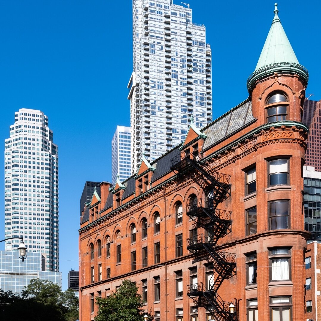 Behold one of my favourite architectural gems in Toronto! ⁠
⁠
Every city has its landmarks, but few resonate as deeply with me as the historic Gooderham Building. Its distinctive flatiron shape was avant-garde for its era, daring to defy the conventi