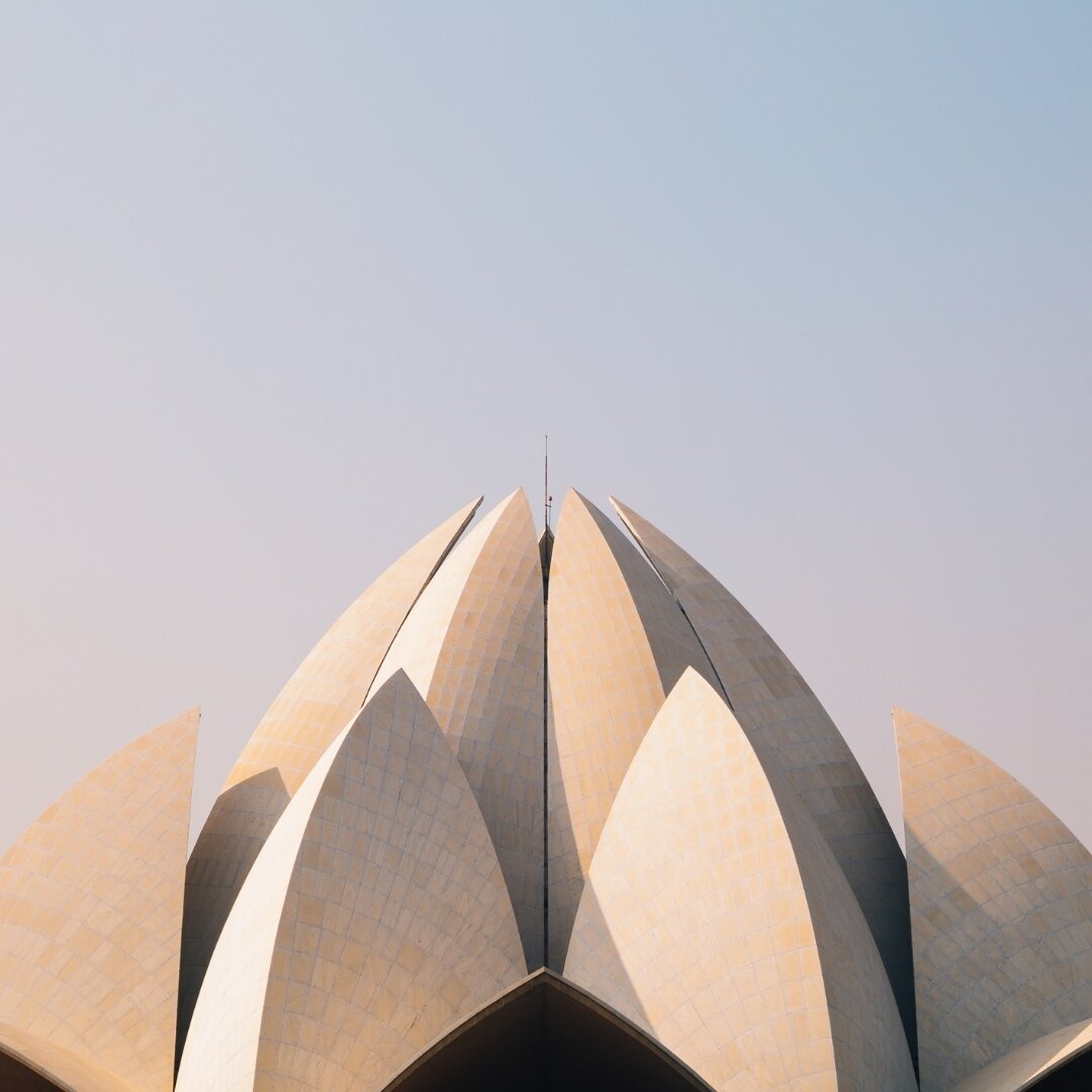 From Toronto to New Delhi, iconic architecture knows no boundaries. ⁠
⁠
Our spotlight today falls on the mesmerizing Lotus Temple in Delhi, India 🇮🇳⁠
⁠
Its unique lotus-inspired design symbolizes unity and enlightenment, transcending cultures and l