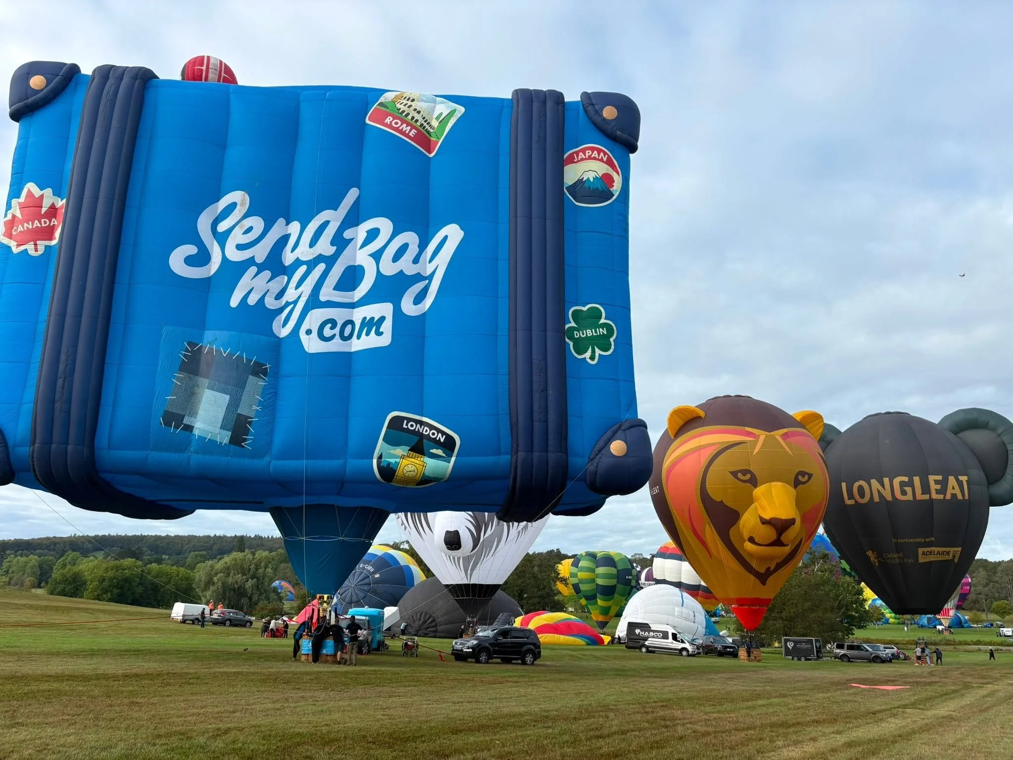 Longleat Icons of the Skies - #FlyingSuitcase back in the UK.