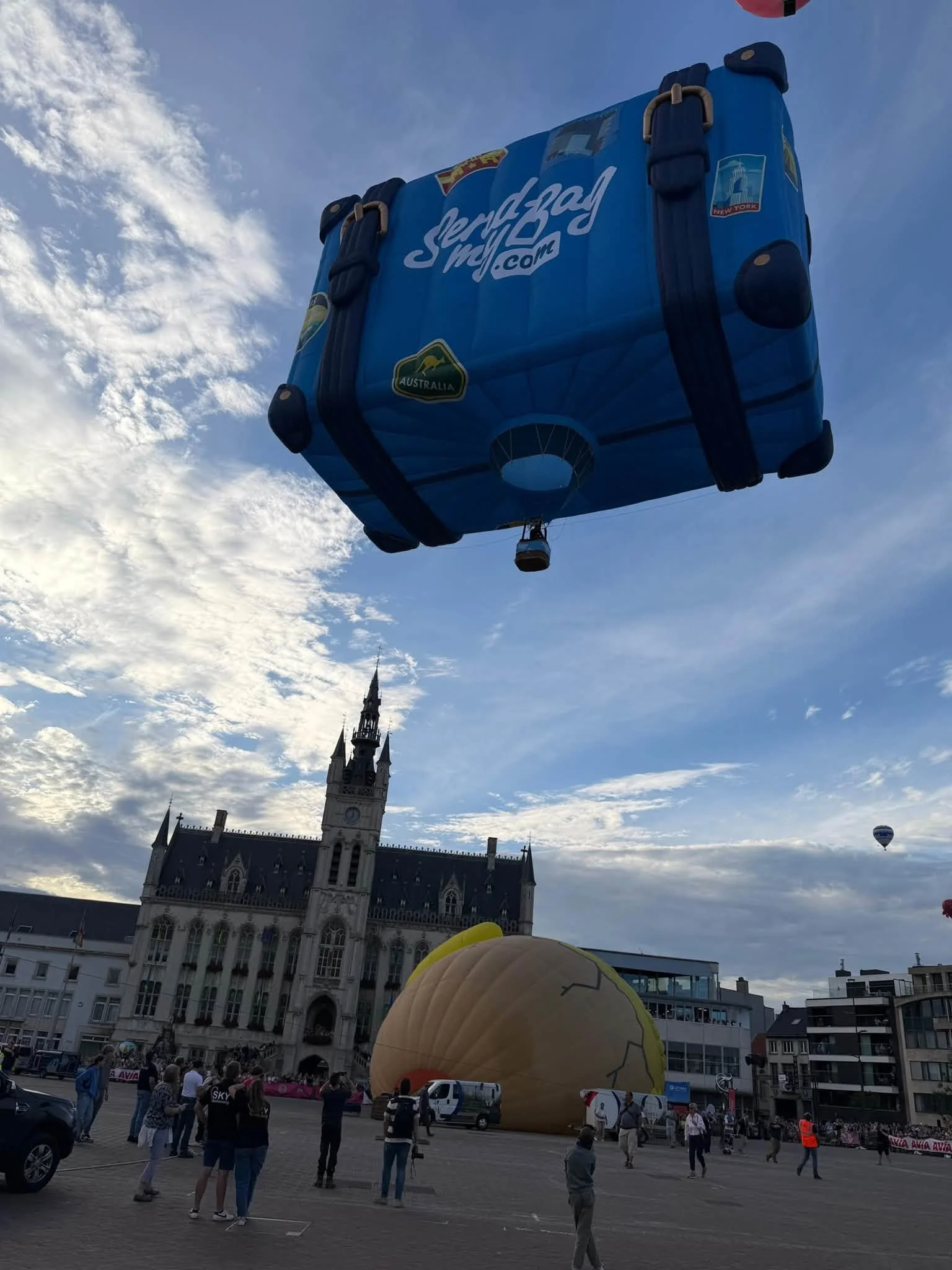 Special shape advertising hot air balloon world tour