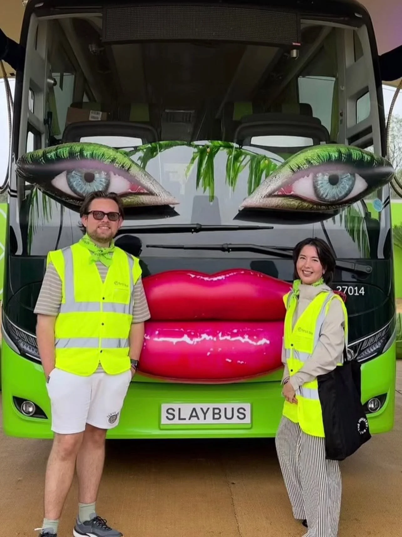 Inflatable advertising attachments
