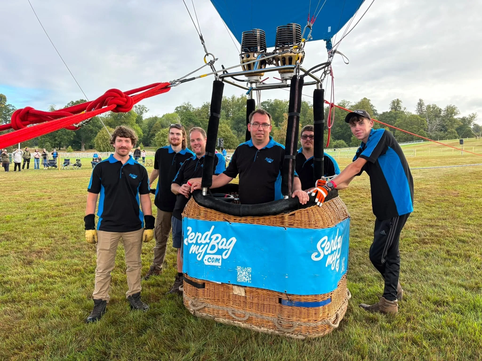 Special shape advertising hot air balloon crew team