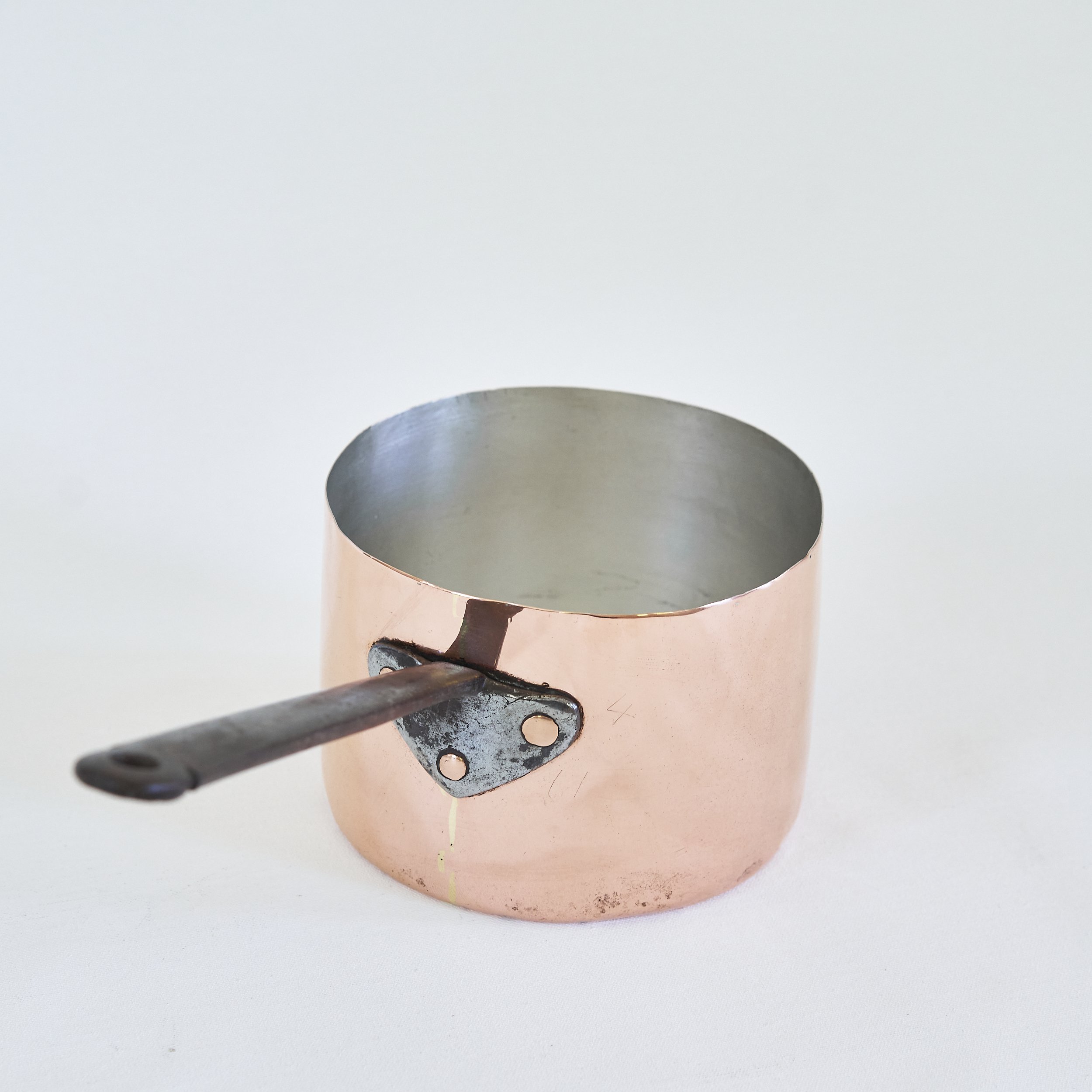 Shield_Handle_009.jpg