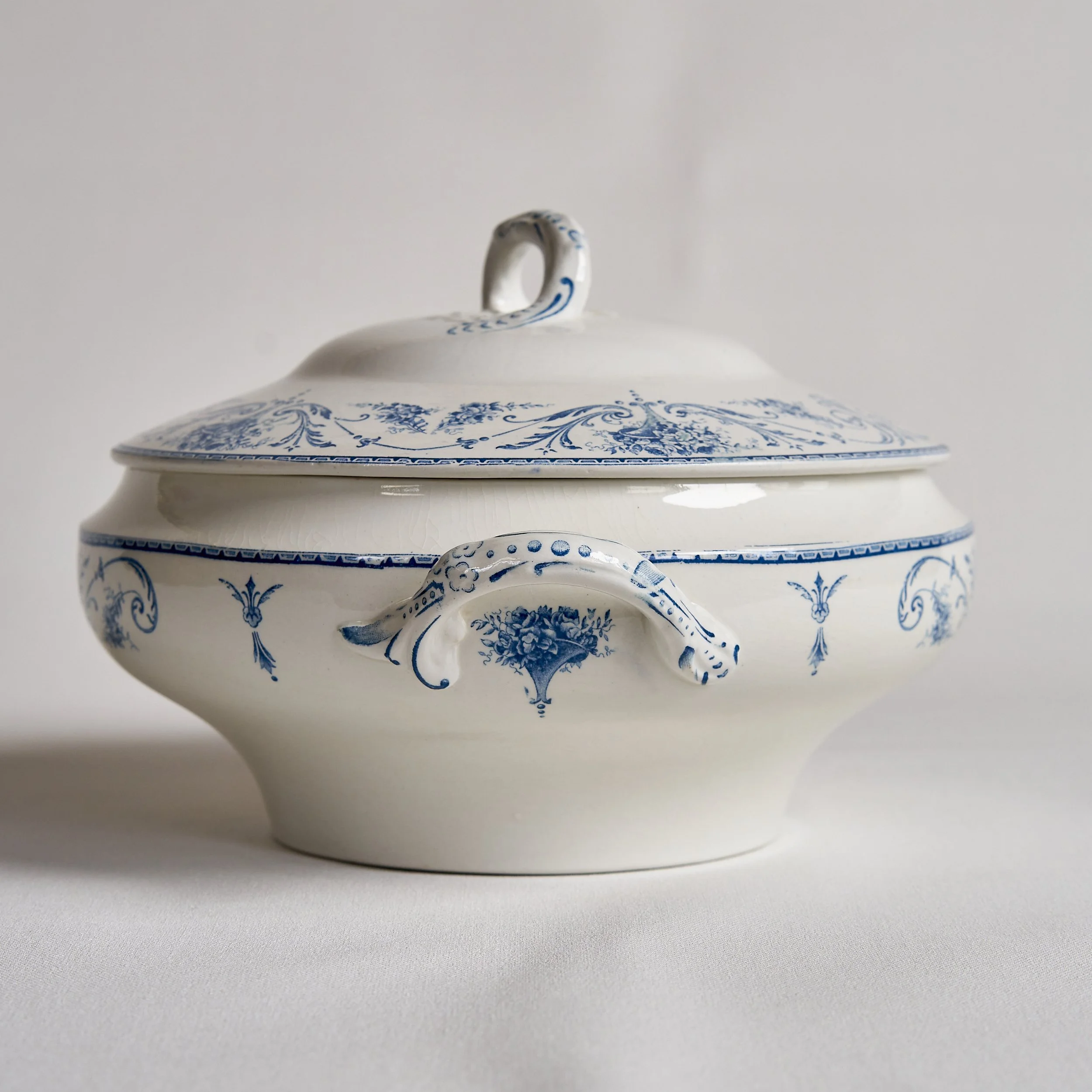 Louis_XVI_Tureen_002.jpg