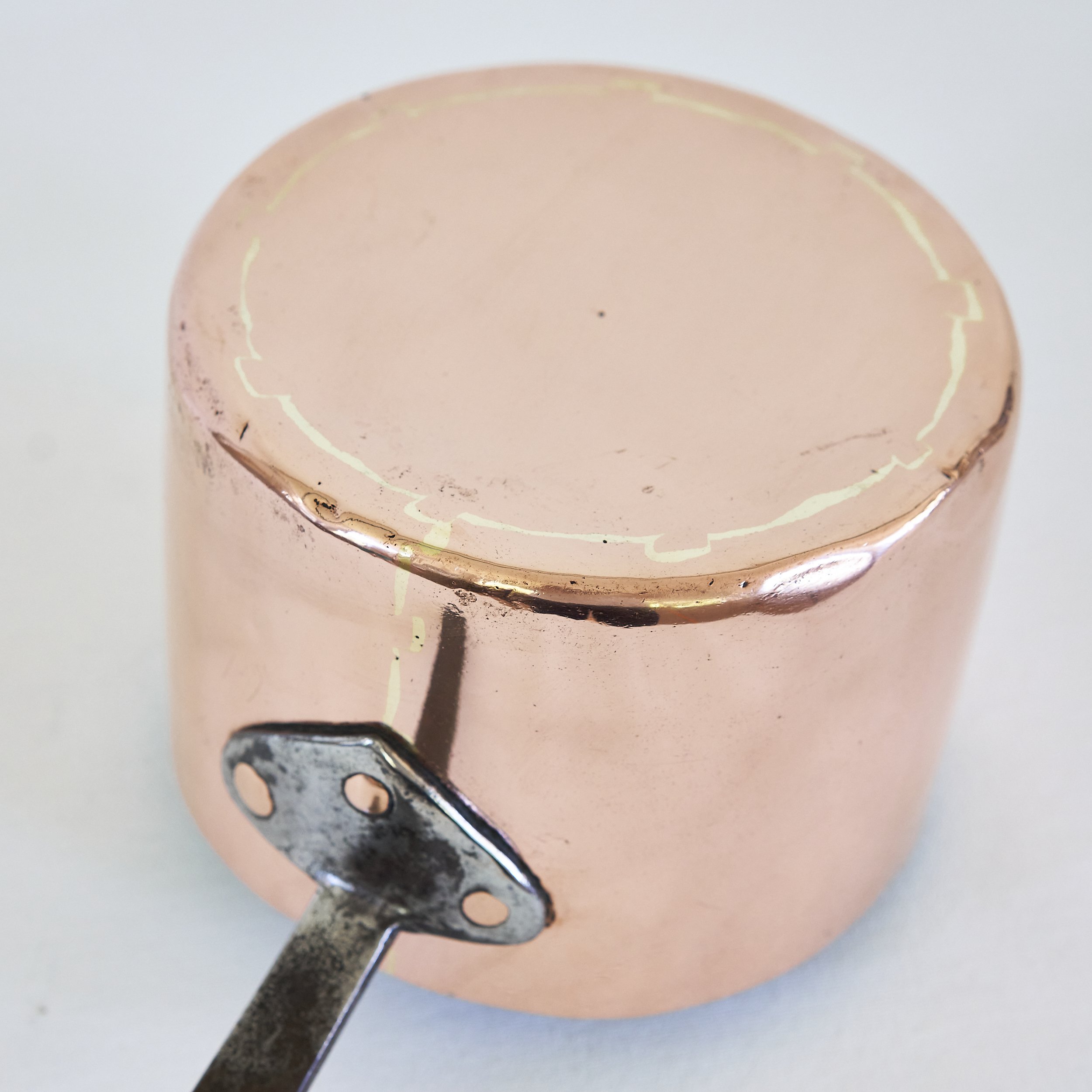 Shield_Handle_011.jpg