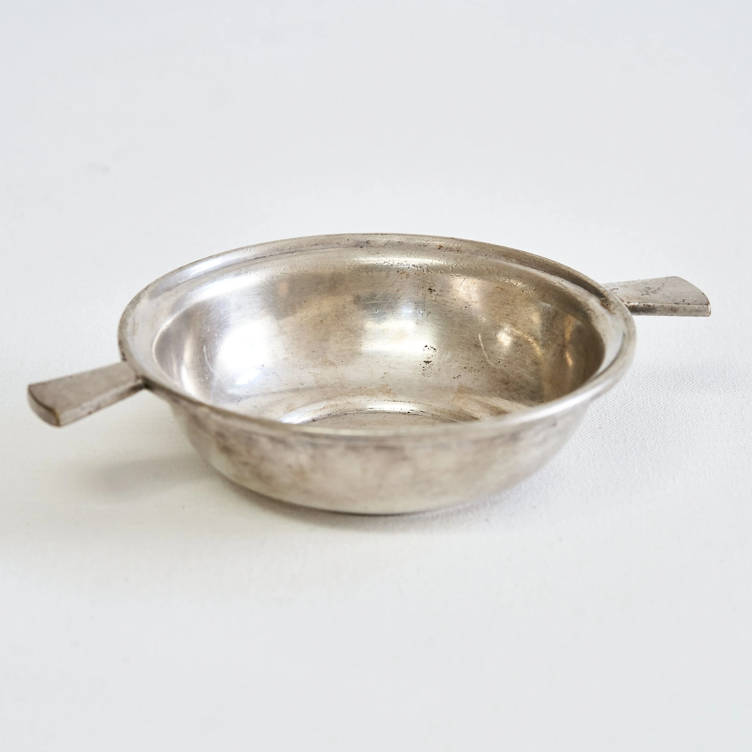 Small_Silver_Serving_Dish_01.jpg