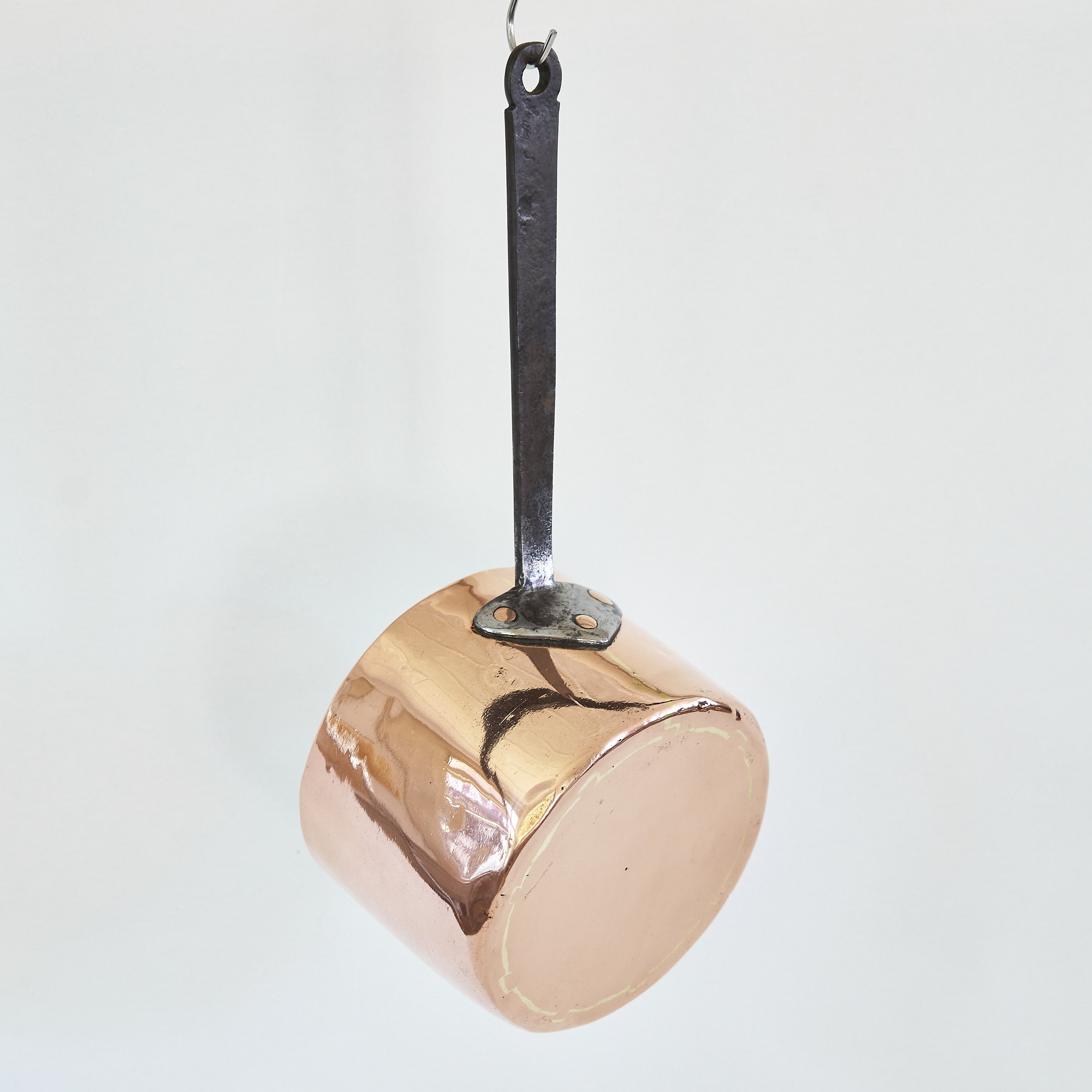 Shield_Handle_002.jpg