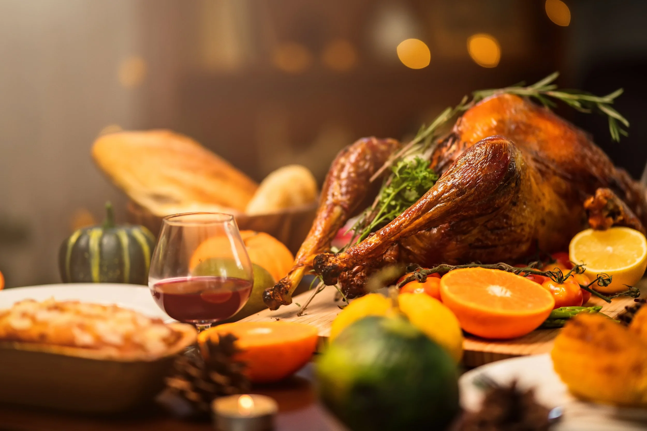thanksgiving dinner table spread