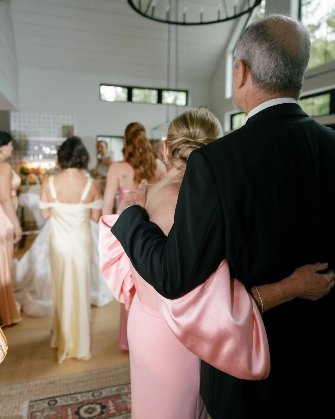 In 2025, we were reminded how weddings are shaped as much by the people as the place. 🤍🤍

The quiet joy of family who know you best.
The ones who steady your nerves and warm the room.

Families echo that truth.
When they closely gather, laughter so