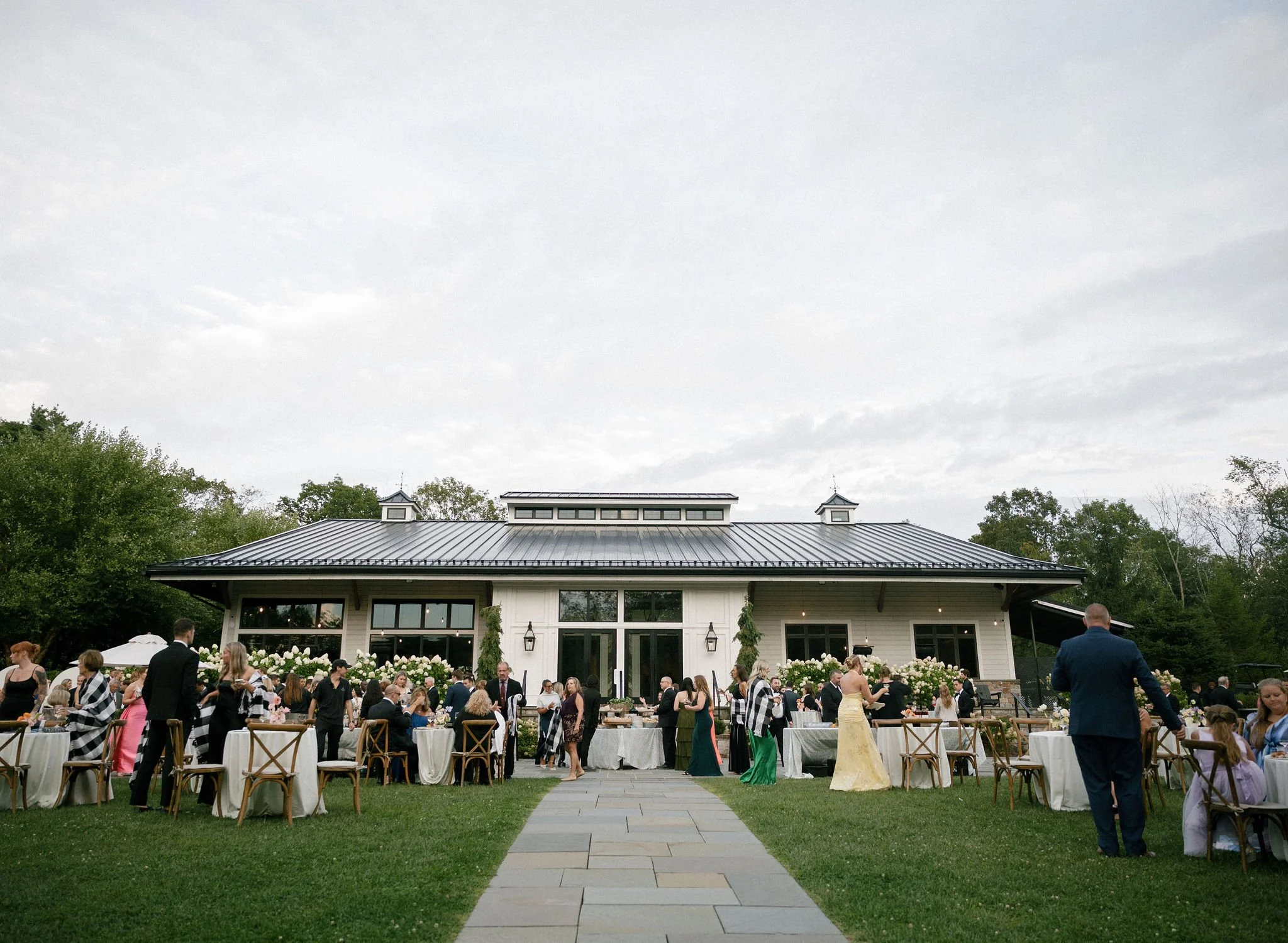 What Experienced Wedding Planners Notice That Couples Often Don’t