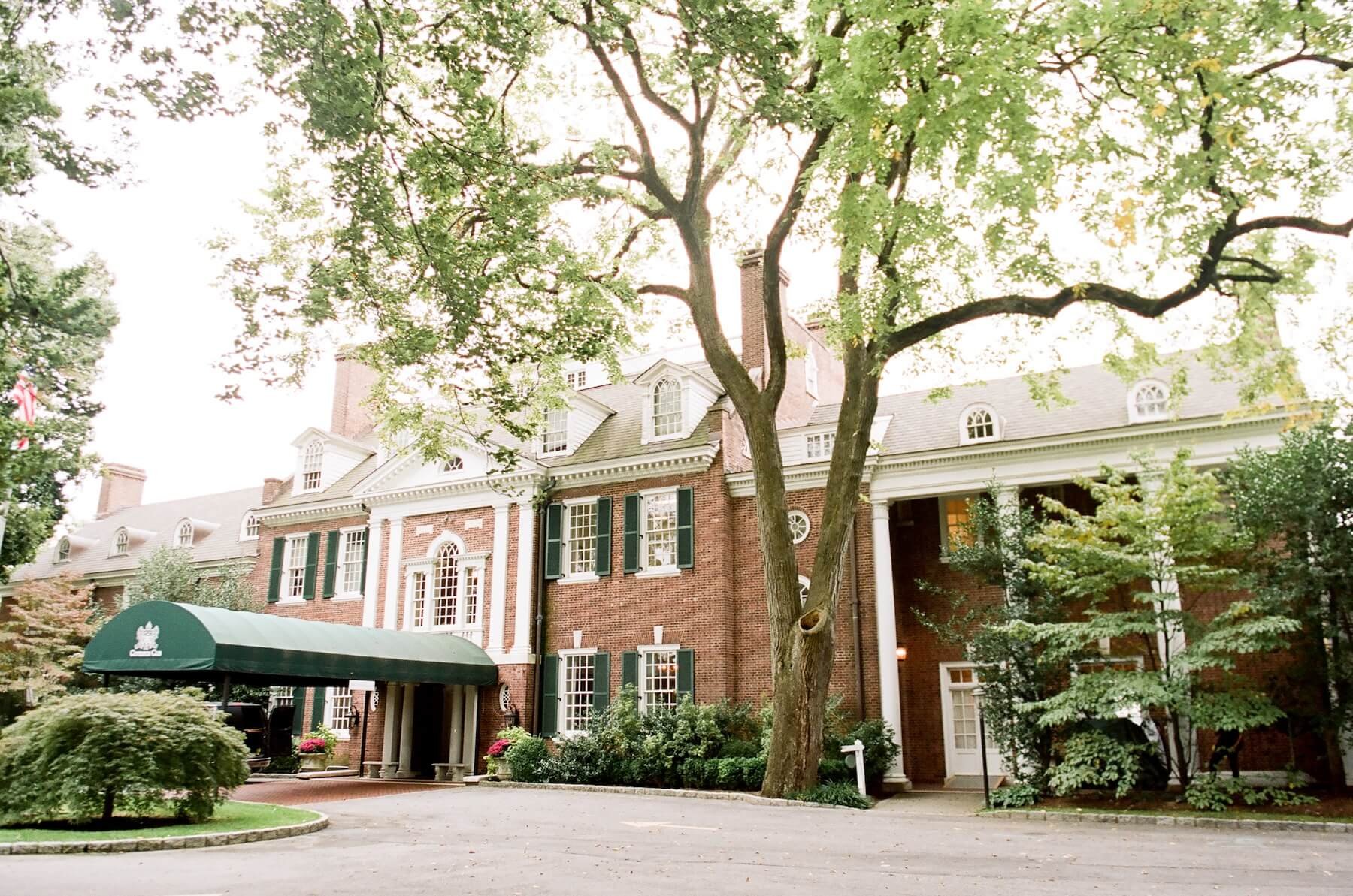 Exterior of the Coveleigh Club wedding venue in Rye NY