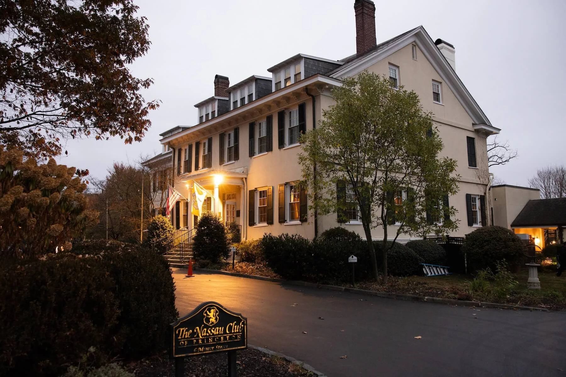 Exterior of wedding venue the Nassau Club in Princeton NJ
