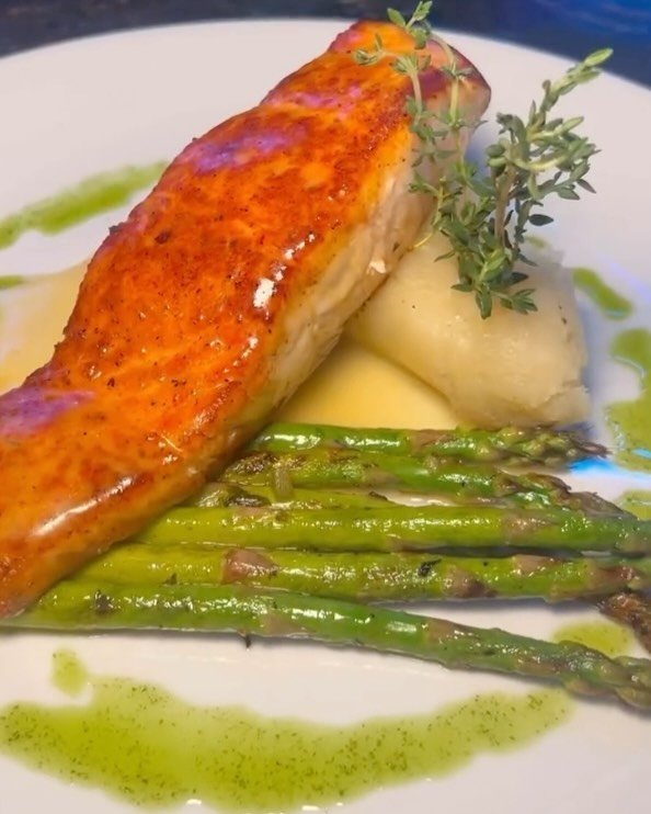Salmon: Grilled salmon in butter white wine sauce, yuca mash &amp; grilled asparagus. Try it this weekend. #boskeastoria