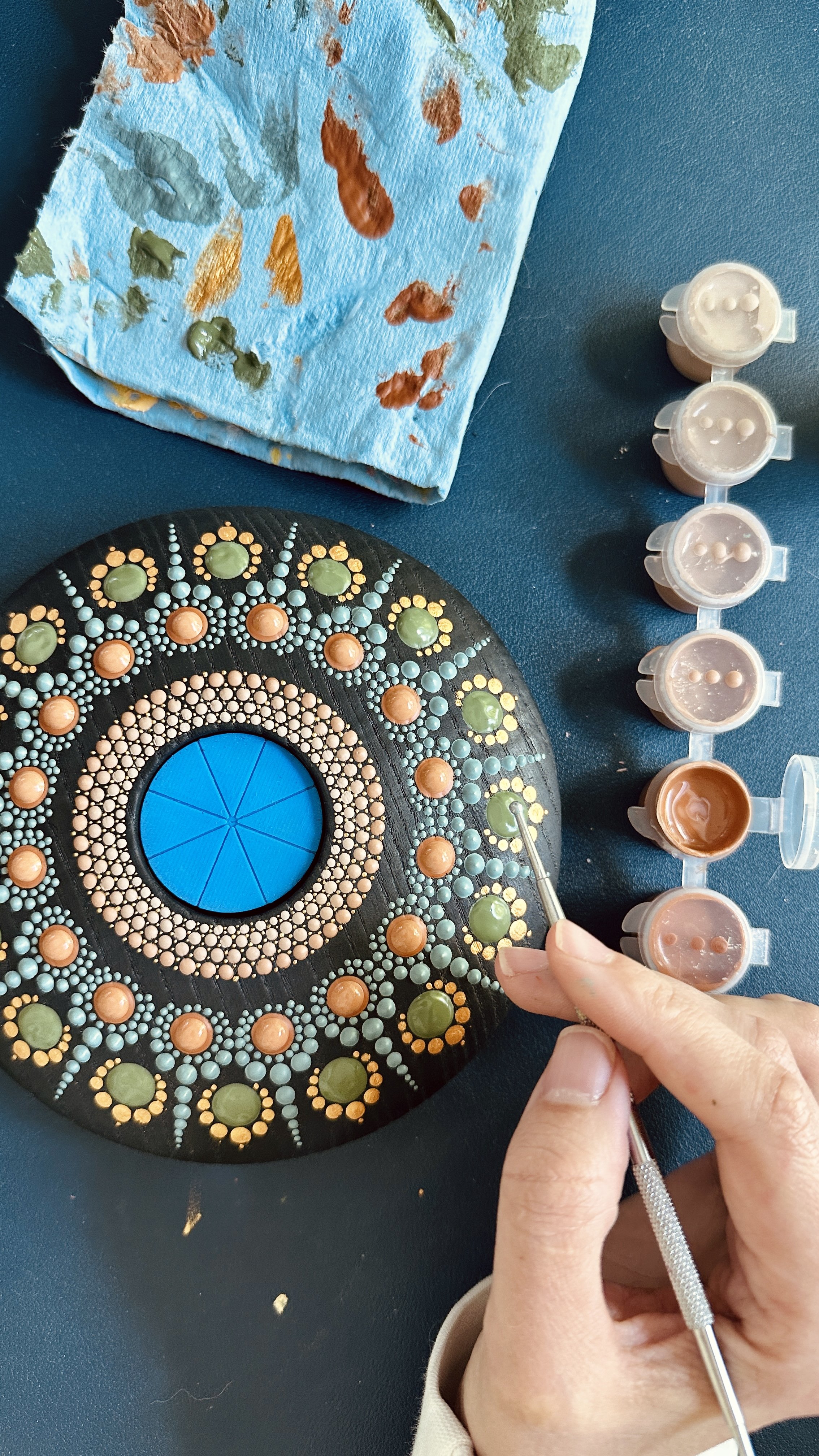 Dot art display
