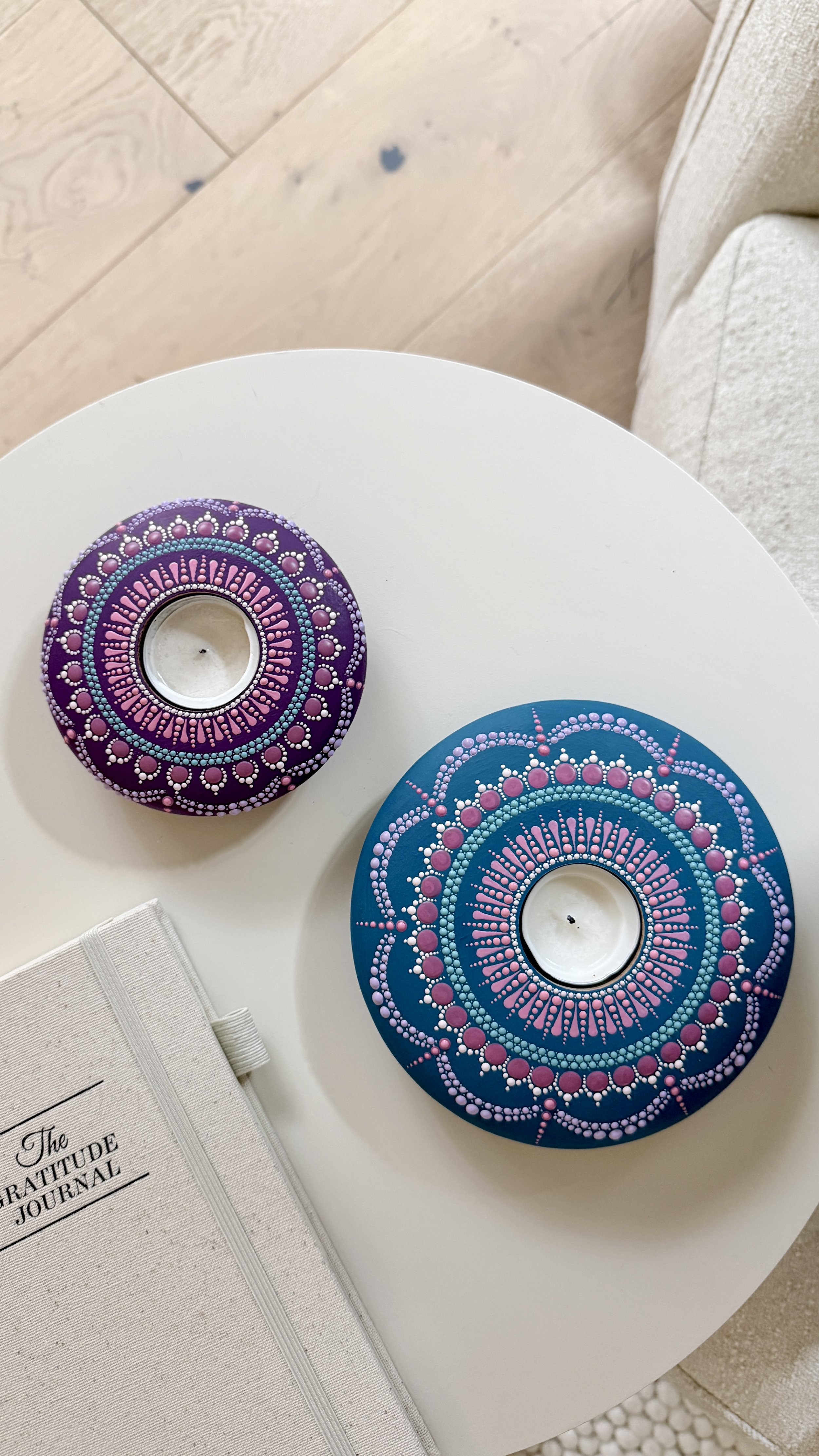 Finished dot art holder