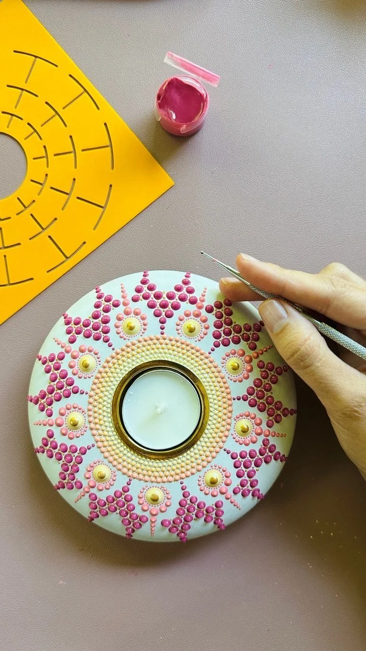 Dot art tealight holder glowing