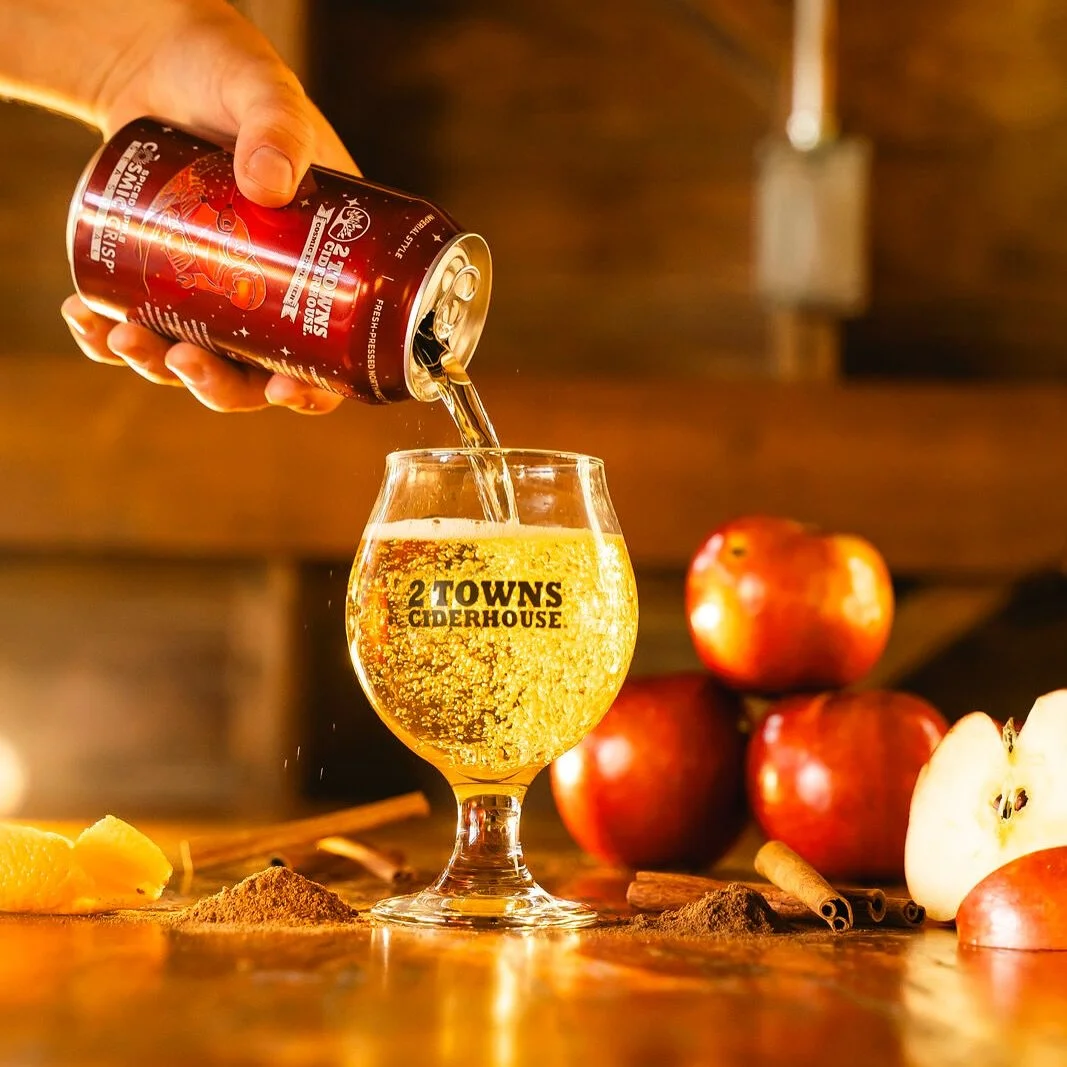 Spiced Apple Cosmic Crisp 🍎 @2townscider 
The newest seasonal release from our friends at 2 Towns Ciderhouse ✨🍂 

Crafted from stellar Cosmic Crisp apples, this cider blazes through with winter spiced like cinnamon, nutmeg, clove, with a sweet hint