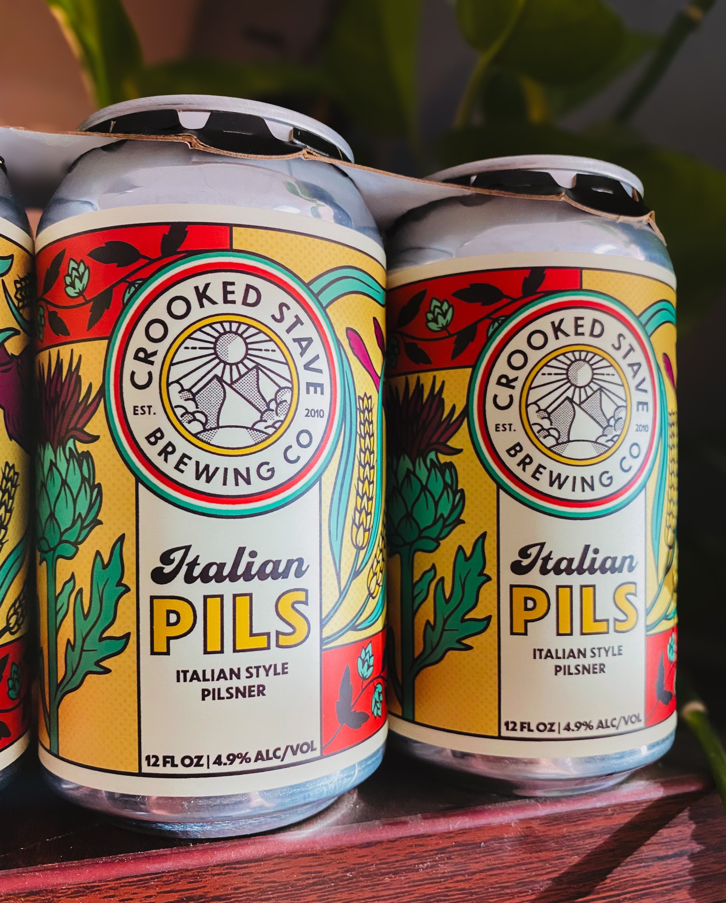 Italian Pils 💛 @crookedstavebrewing has the sip of the summer for you! 

Crisp, clean, bright and floral, this Italian Style Pils will keep you company while you wait for Nonna&rsquo;s Sunday sauce to be served. 🍝💛 #crookedstave #coloradocraftbeer