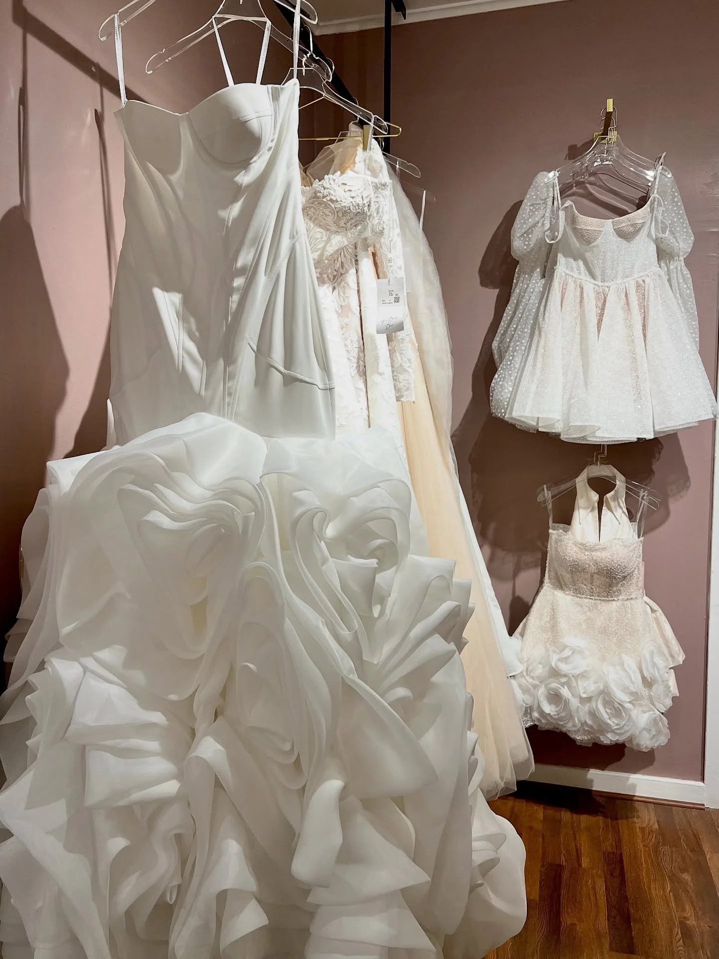 The days of bustling your massive trains are over&hellip; 

Change into a super cute mini or make it detachable! We can help you with both 🥰