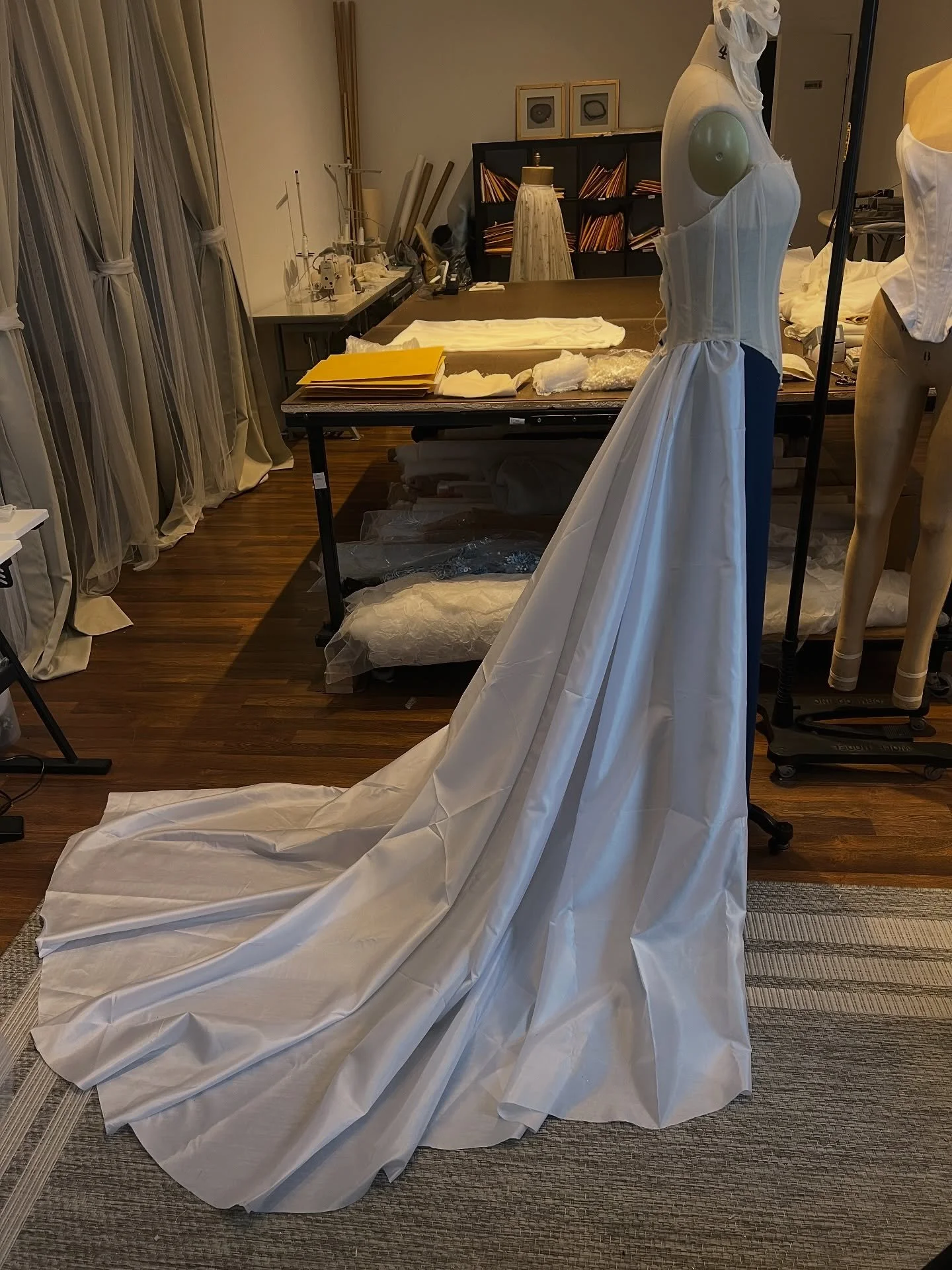 Another work day in the Atelier! 

Who loves a removable train? 

Days of bustling might be over with detachable and removable skirts, what are your thoughts ?