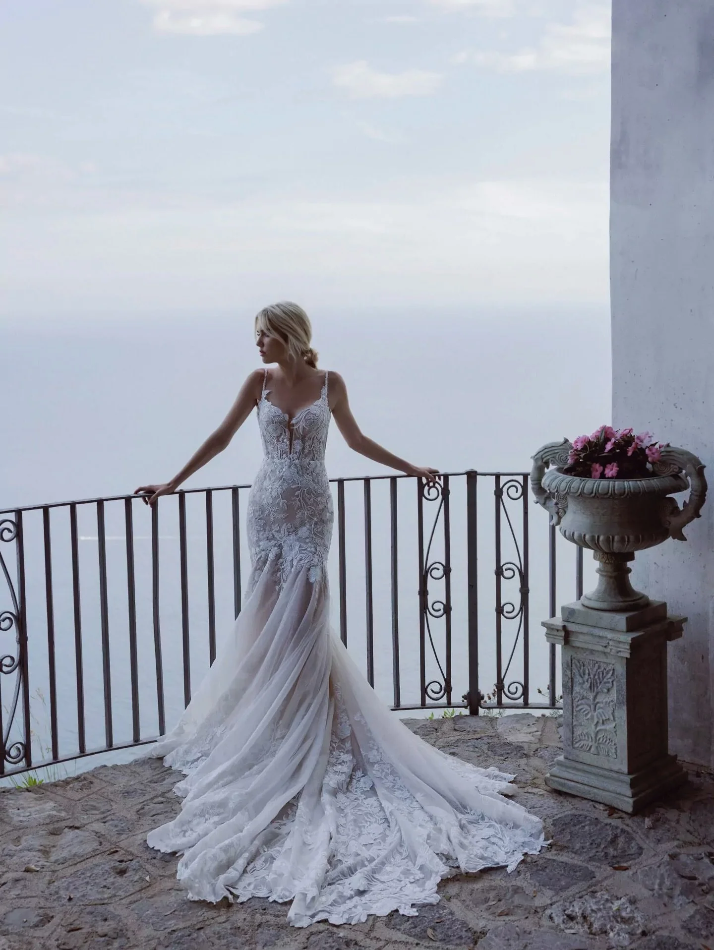 Trending this season are capes to adorn your gown. The Felicita by Ricca Sposa has the most beautiful ethereal cape that goes with the dress and matches perfectly. 

What are your thoughts ? Cape or no cape ?