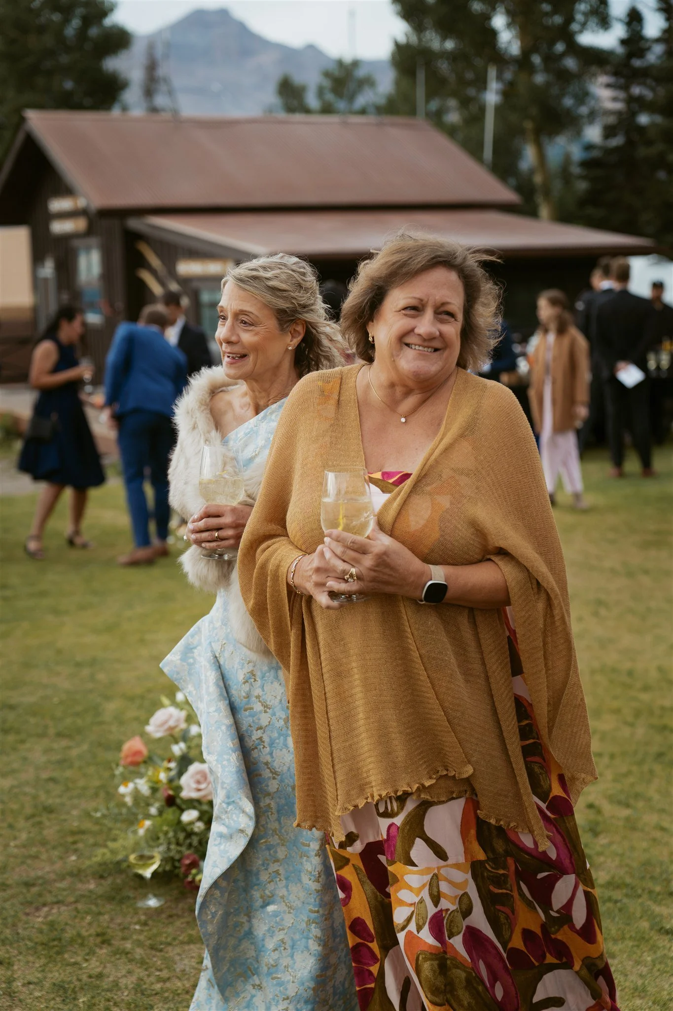 guests enjoying the post ceremony drinks