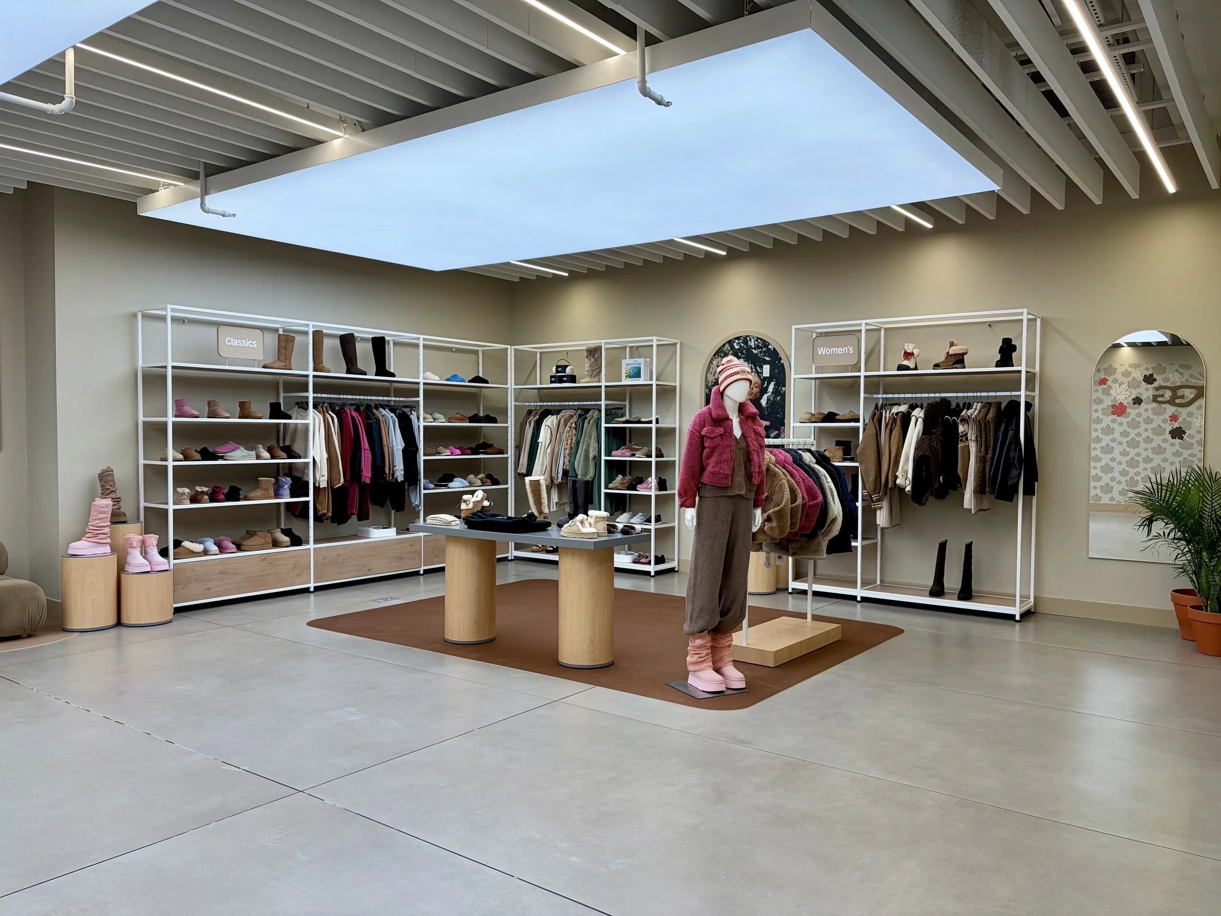Womens_and_Classics_-_UGG_South_Coast_Plaza_-_Retail_Design_Feels_on_Brand.jpg