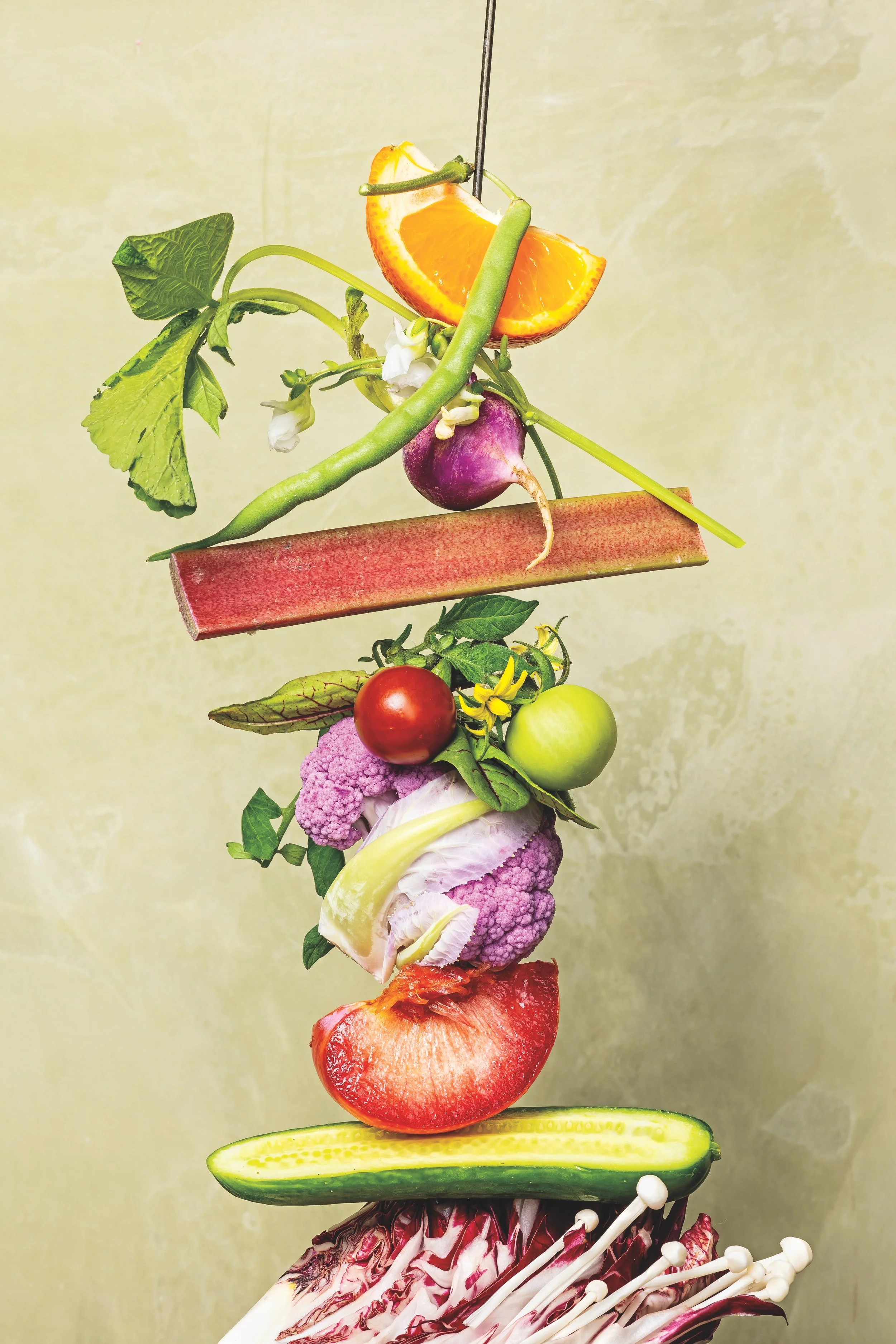 tomatoes radish cauliflower green beans nectarine