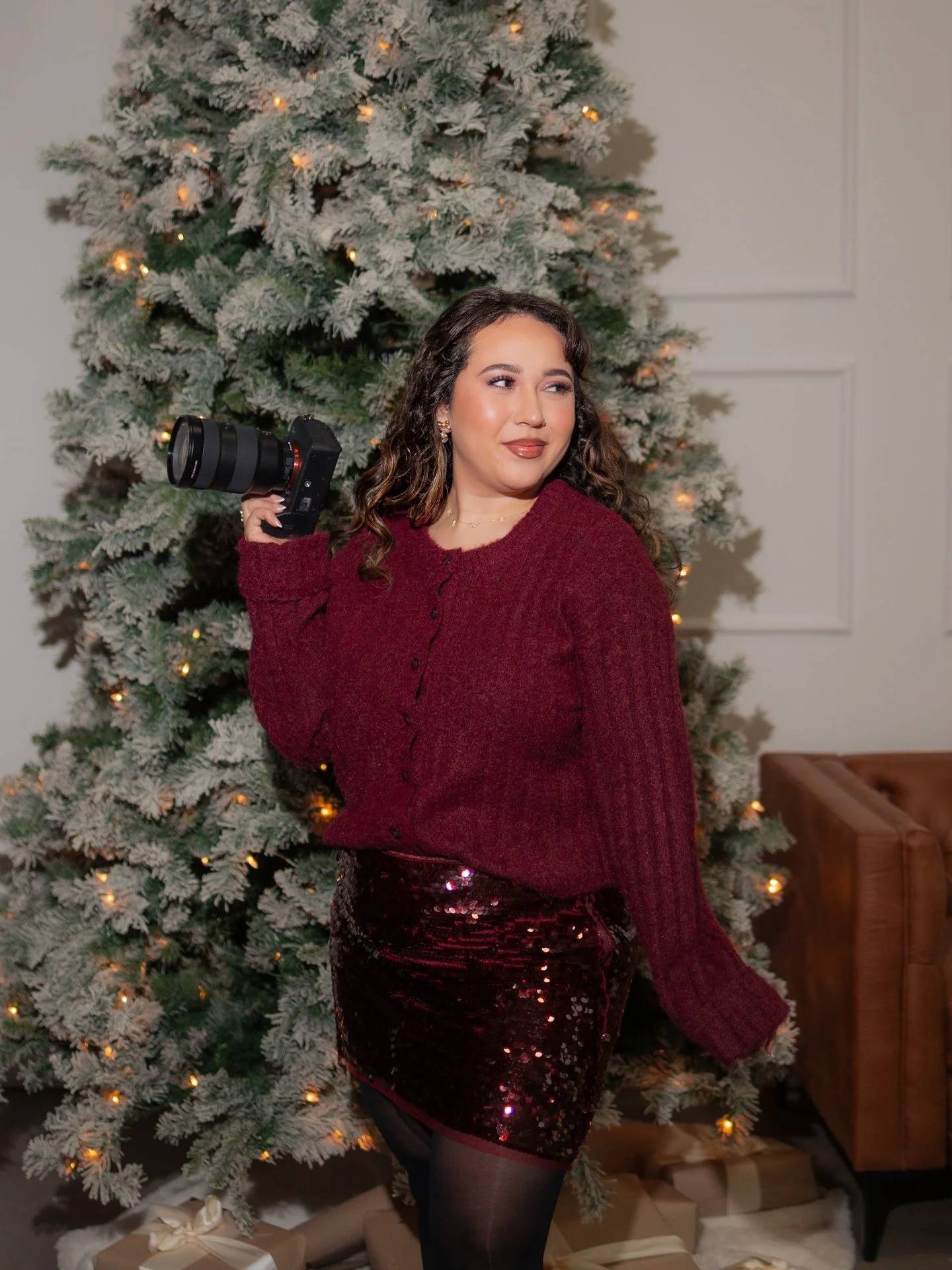 ✨ Meet Sierra &mdash; Our 2025 LYC Holiday Mini Session Day Photographer ✨

As a lifestyle and wedding photographer, Sierra is known for creating images that feel effortless, intimate, and full of heart.

Her work is inspired by the meaningful in-bet