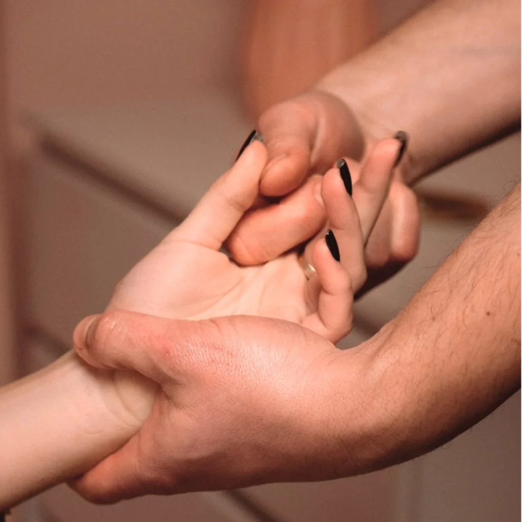 Vancouver Chiro treating carpal tunnel syndrome with adjustment to carpal bones