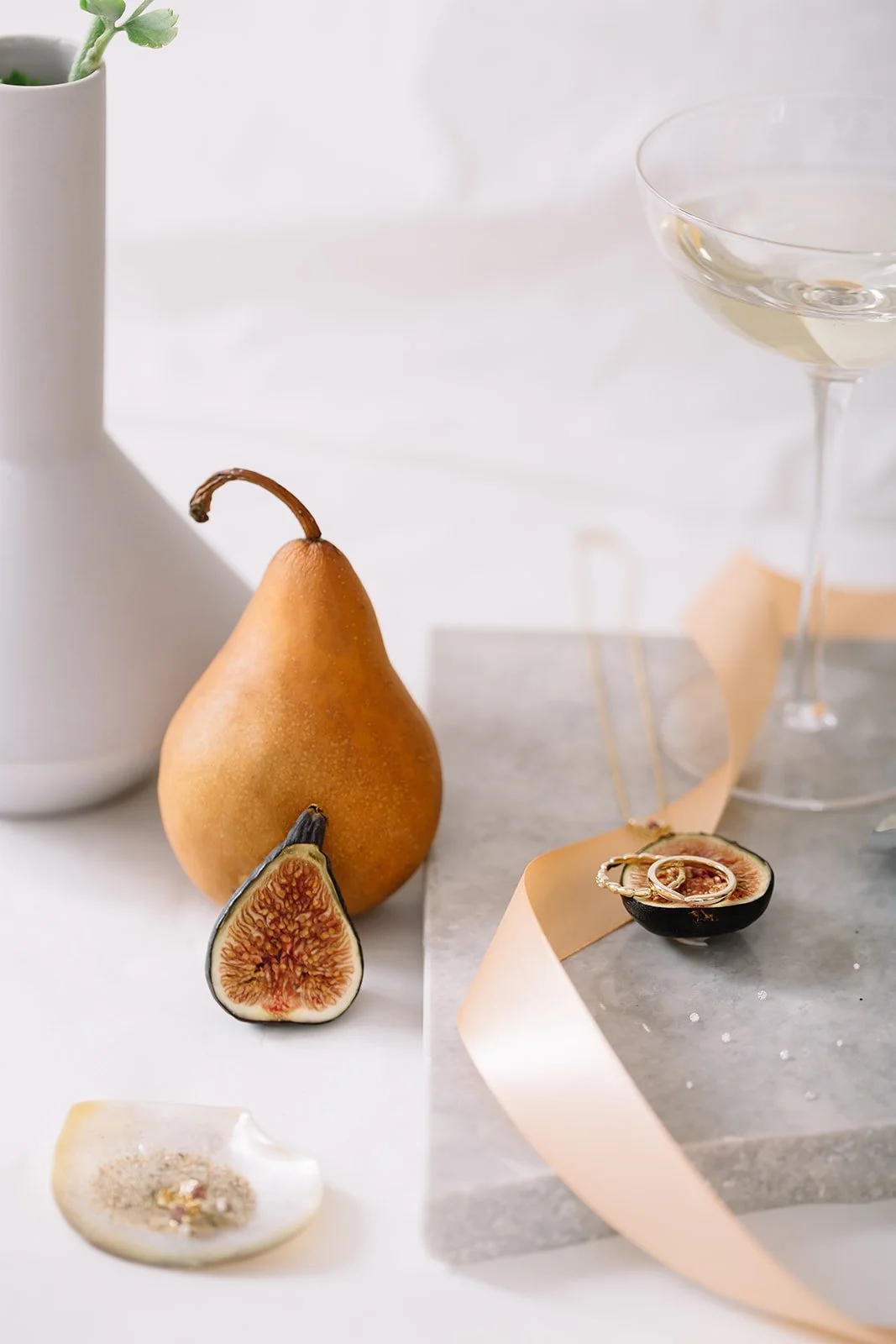 Gold jewelry - Montreal Product Photographer, Ella Mack