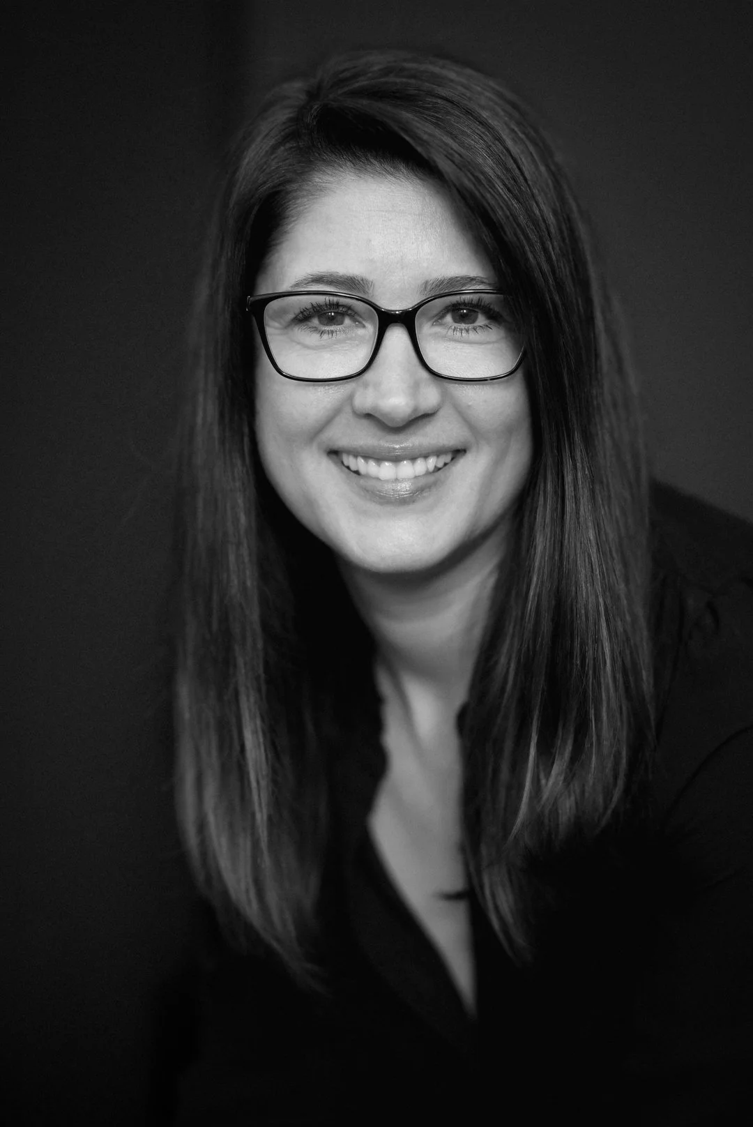 LinkedIn Portrait, corporate headshot by Montreal photographer in Villeray