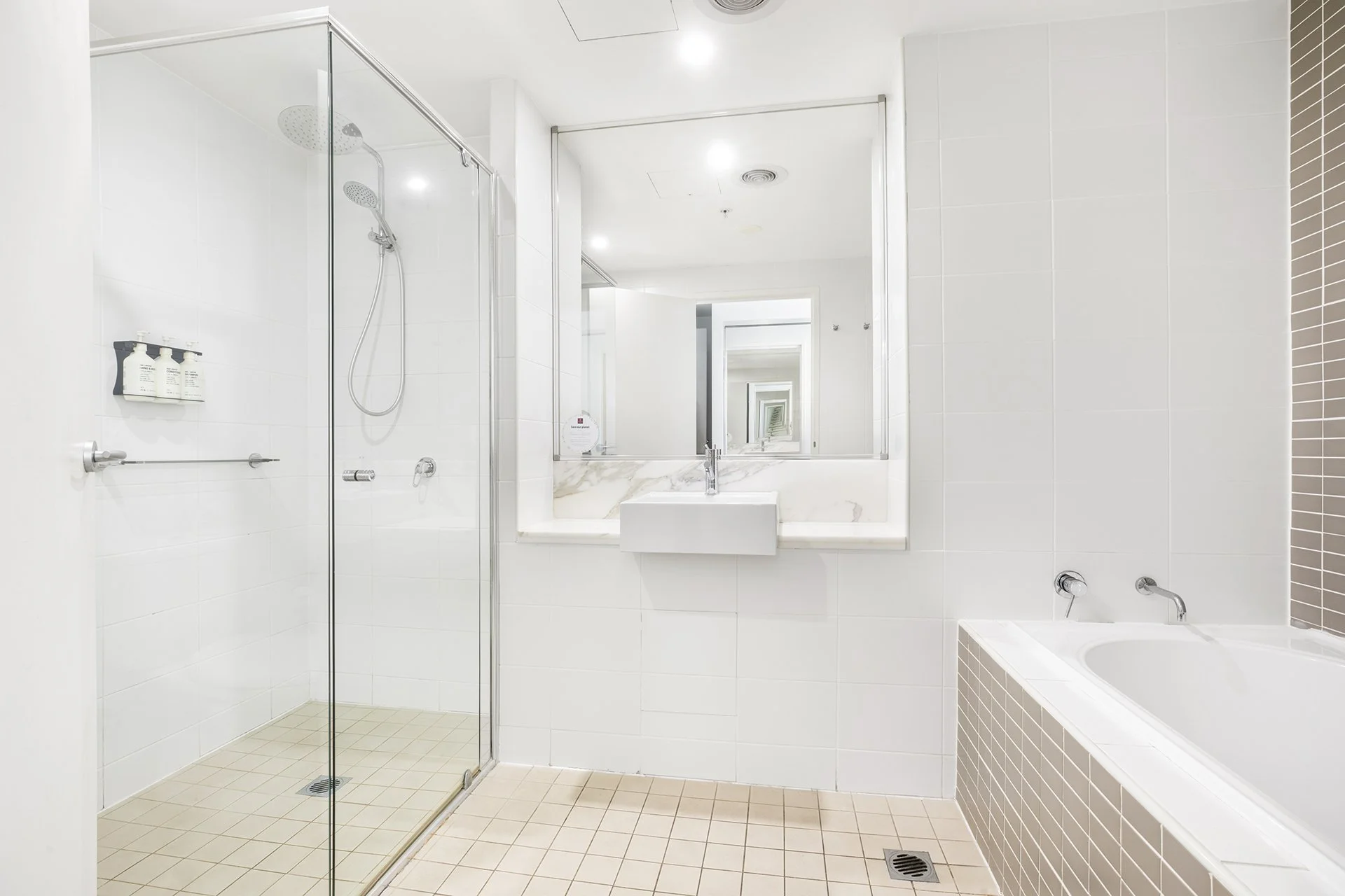 SAGE_WOLLONGONG_ROOM_1116_-6301.jpg