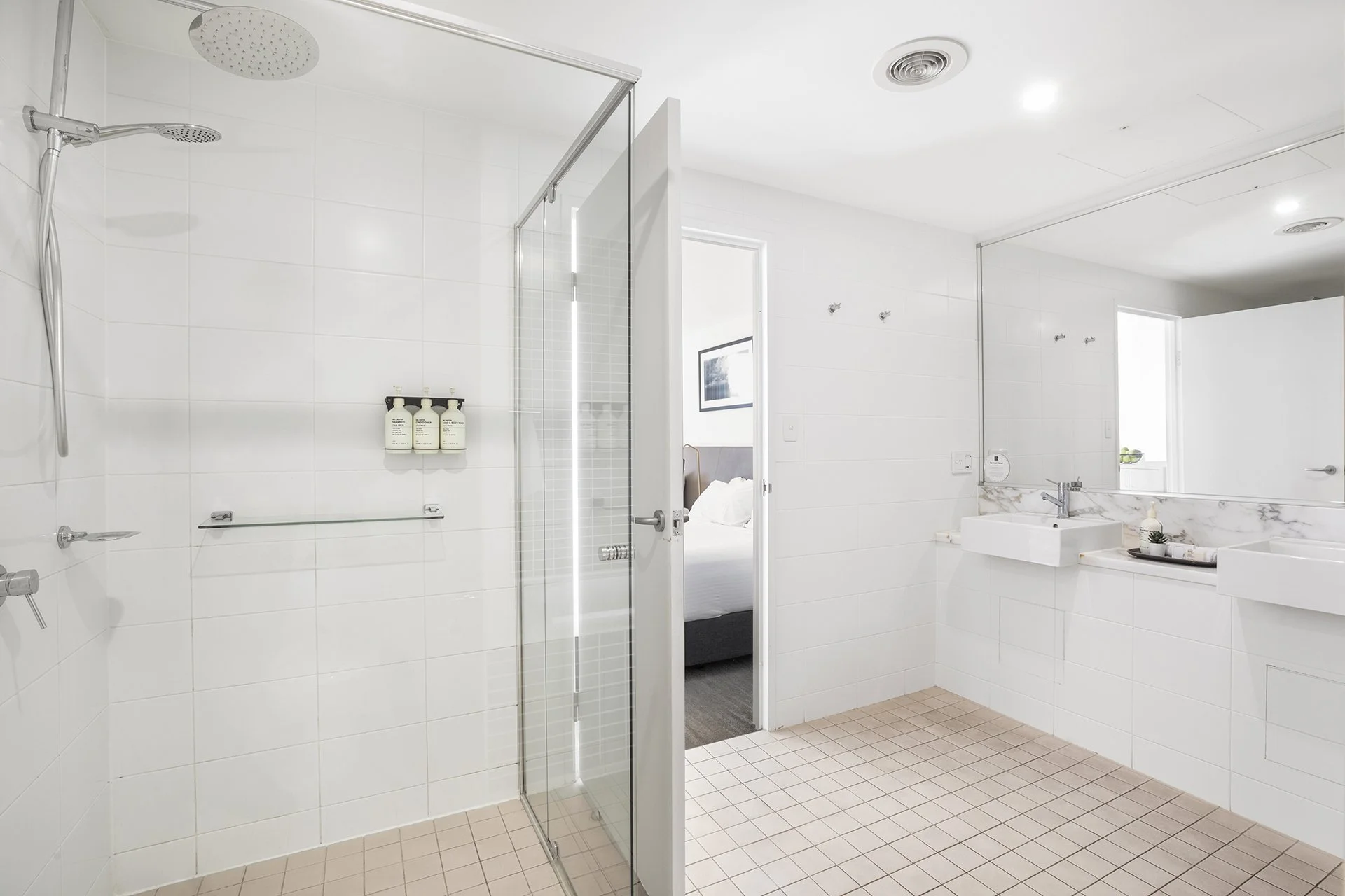 SAGE_WOLLONGONG_ROOM_1014_-6492.jpg