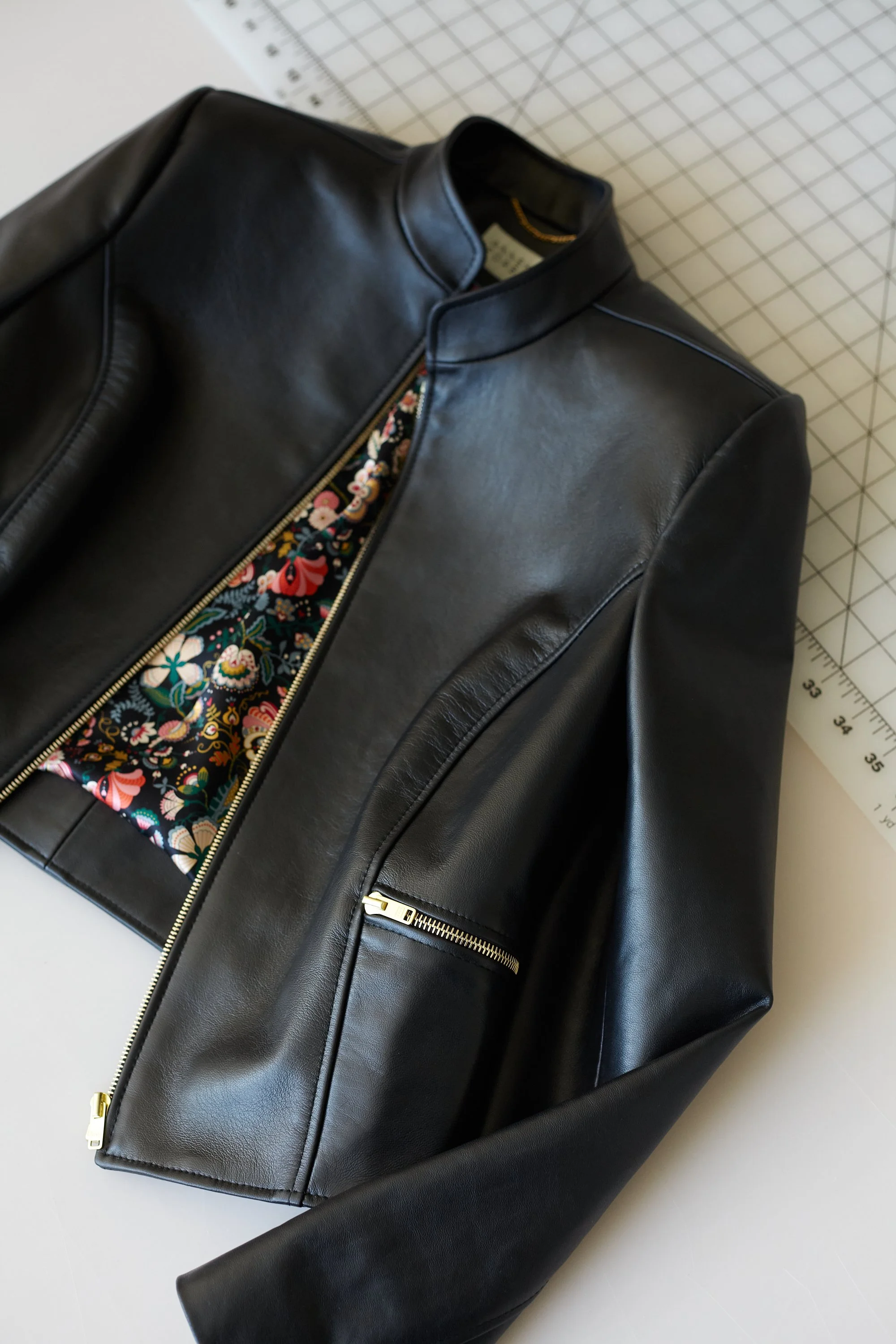 300-Canada-Custom-Leather-Jacket-Women.jpg