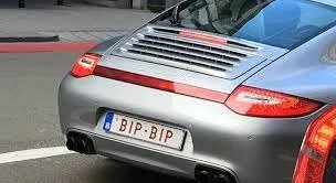 Plaques personnalisées.jpeg