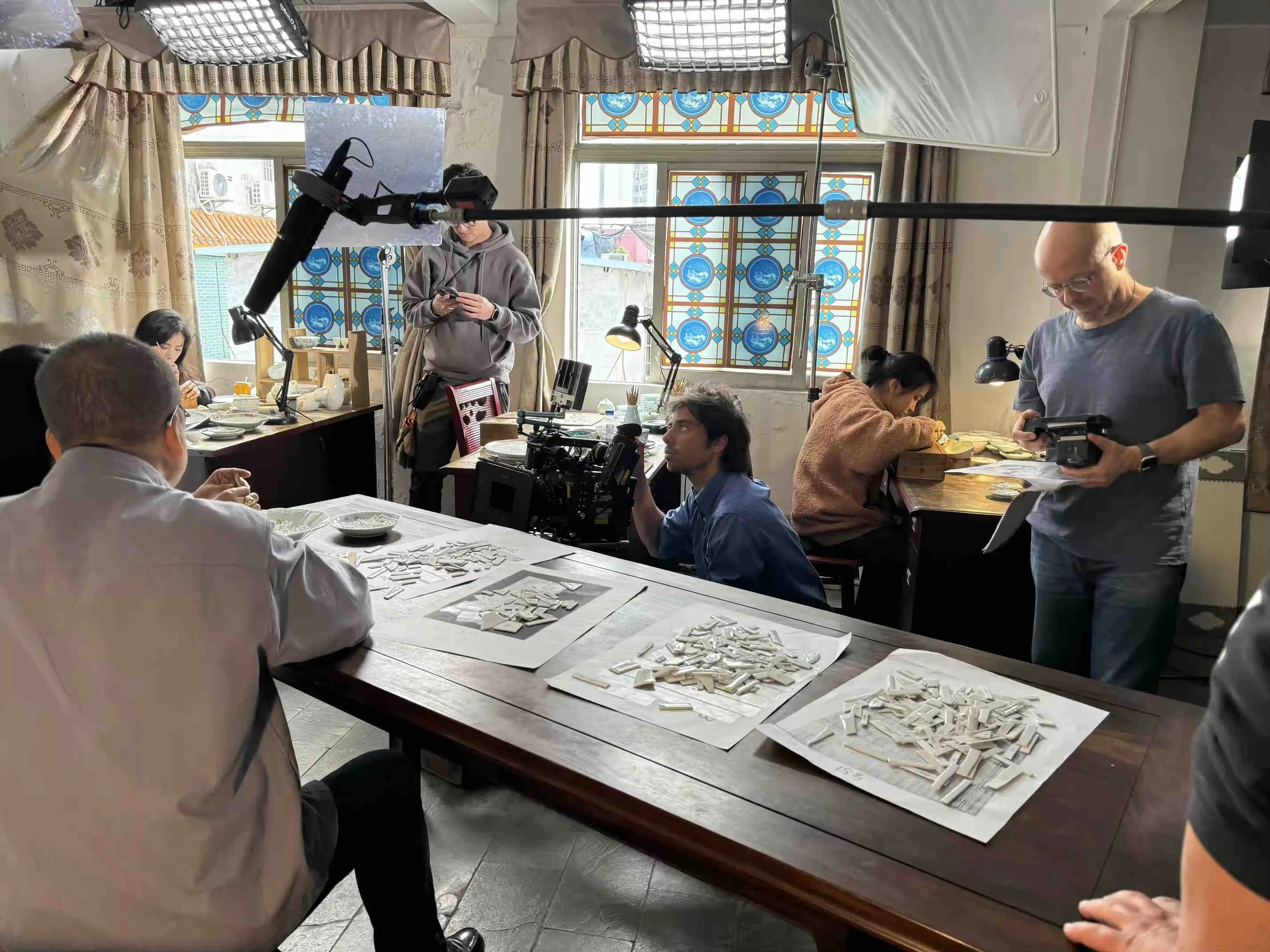 David Attali the hk fixer on set