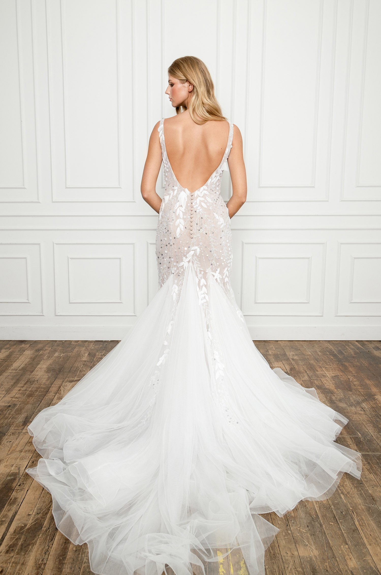 La Premiere 2023 SS Collection Elam