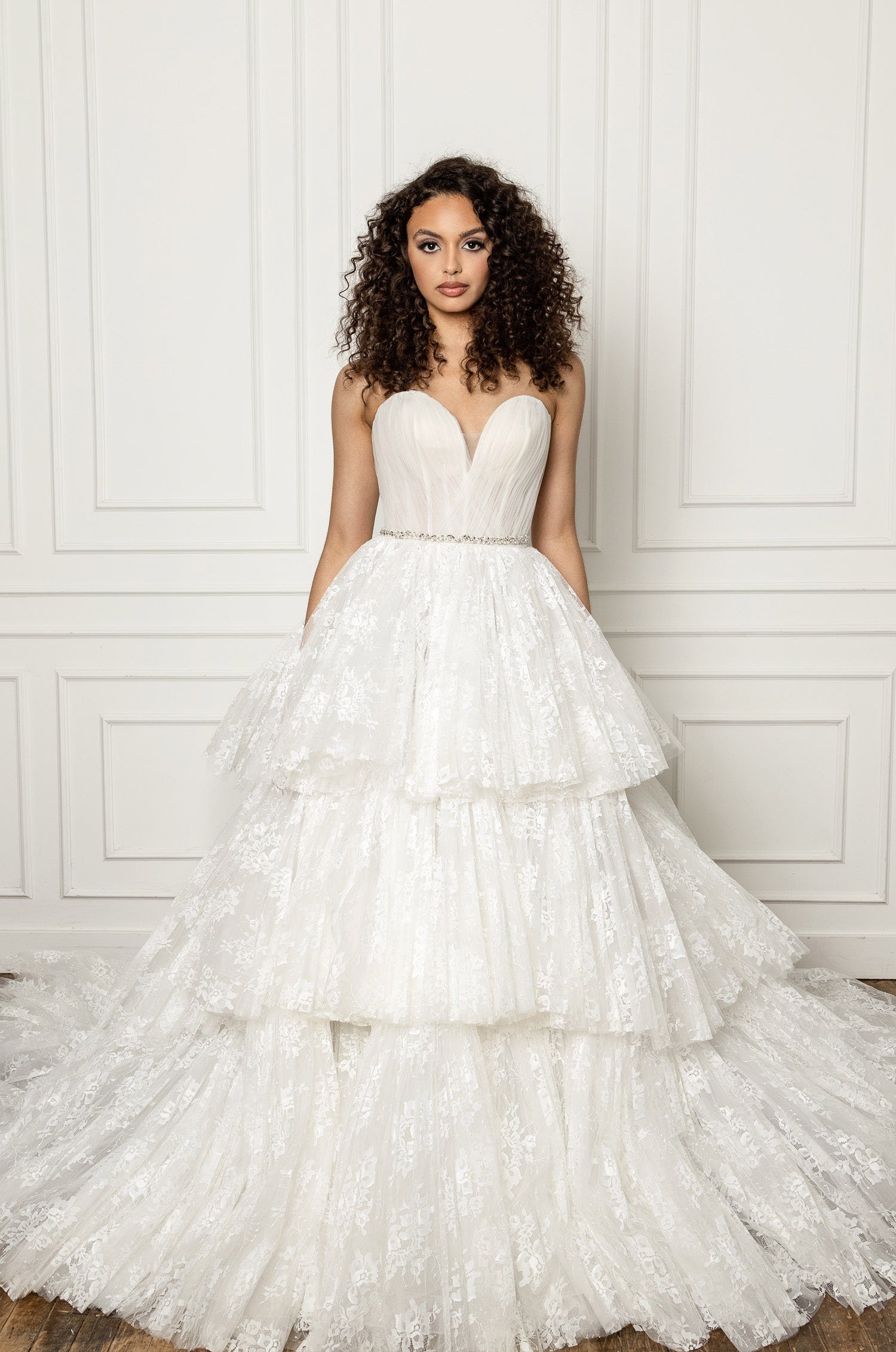 La Premiere 2023 SS Collection Cassandra