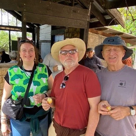 π± Big thanks to Thin Green Line and their amazing volunteers for brightening up the stretch along the train line between Merri and Northcote stations.
With support from a Darebin Council Community Grant, backed by Jika Jika, they’ve been able