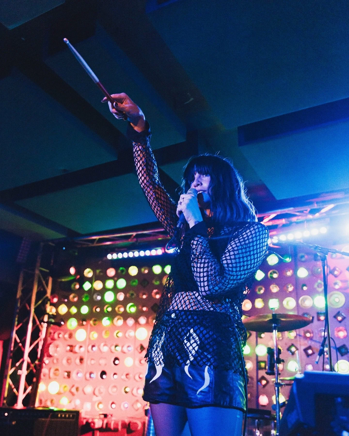 Automatic  ✶ photos by @harlenlc for @krimsonmag ϟ Baby&rsquo;s All Right on Aug. 10, 2024  Full gallery live on our site!  ♯ - #automatic  #music #nyc #nycmusic #concertphotography #livemusic #indierock #indie #babysallright #brooklynmusic