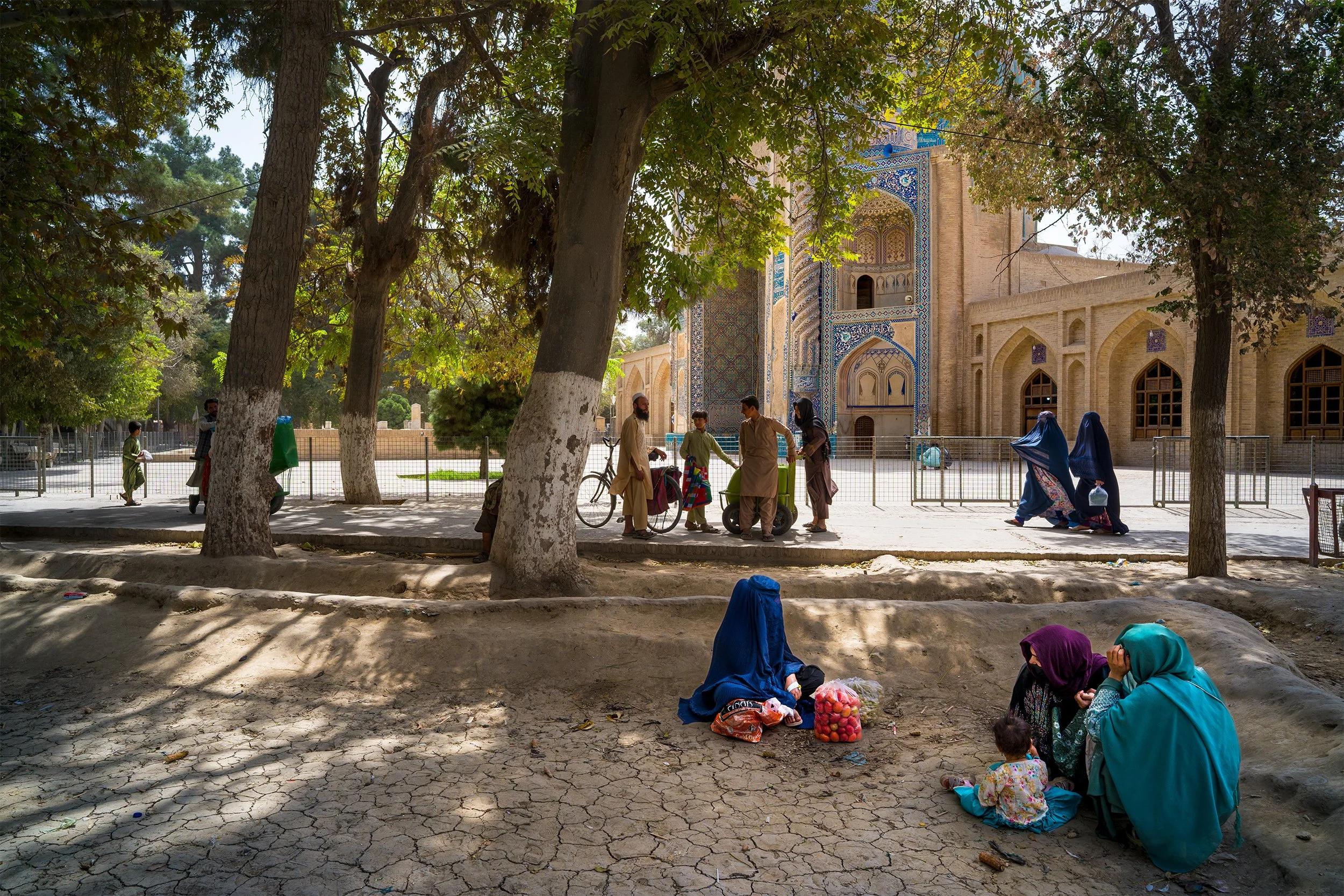 Midday, around the Green Mosque - Balkh - Afghanistan (Cod 060)