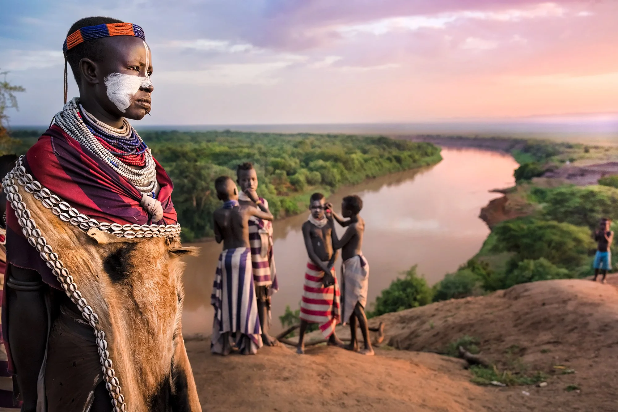The First Lady and the painted kids - Omo Valley, Ethiopia (Cod. QL031)