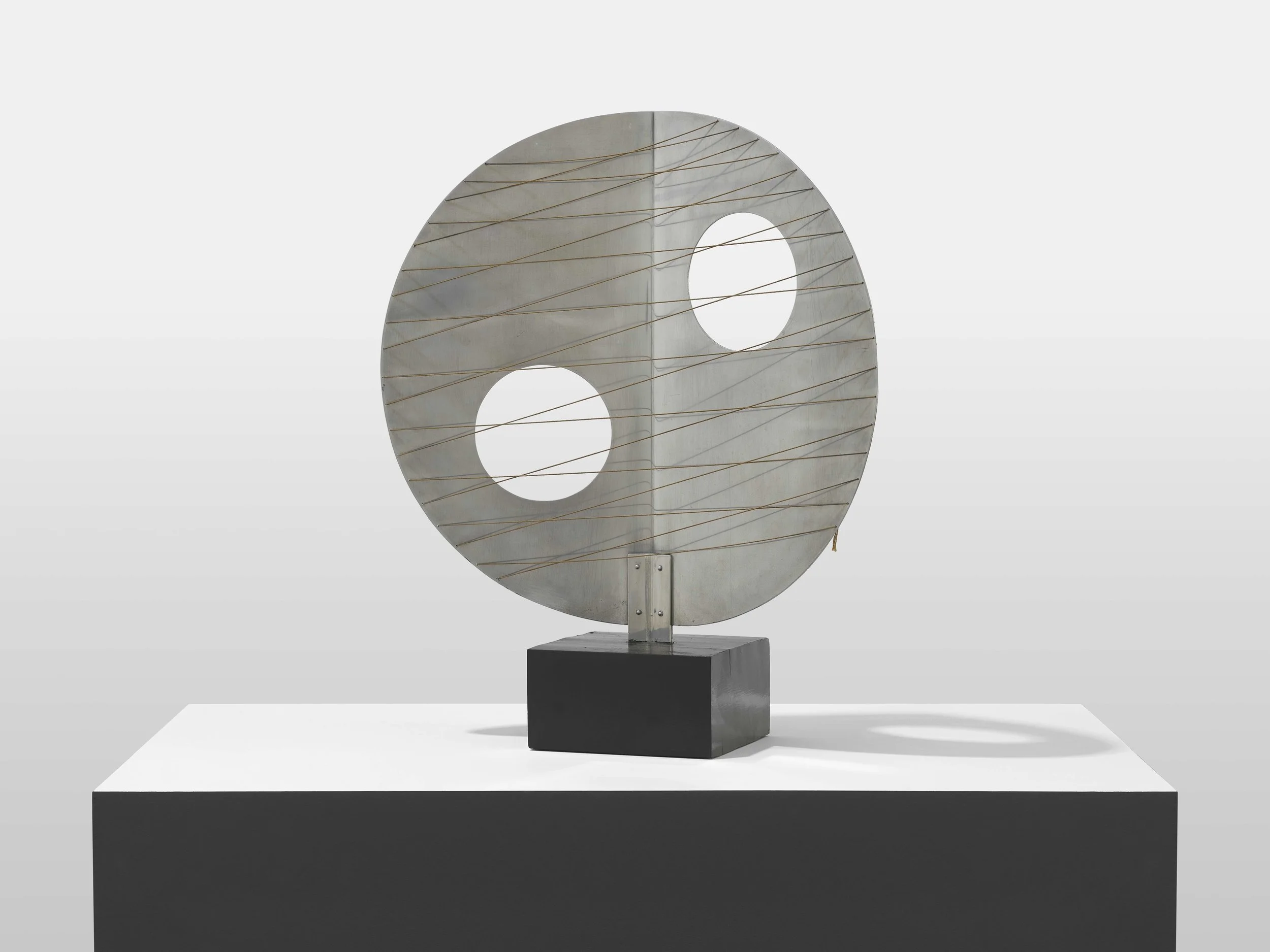 Disc with Strings (Moon), 1969, Barbara Hepworth © Bowness