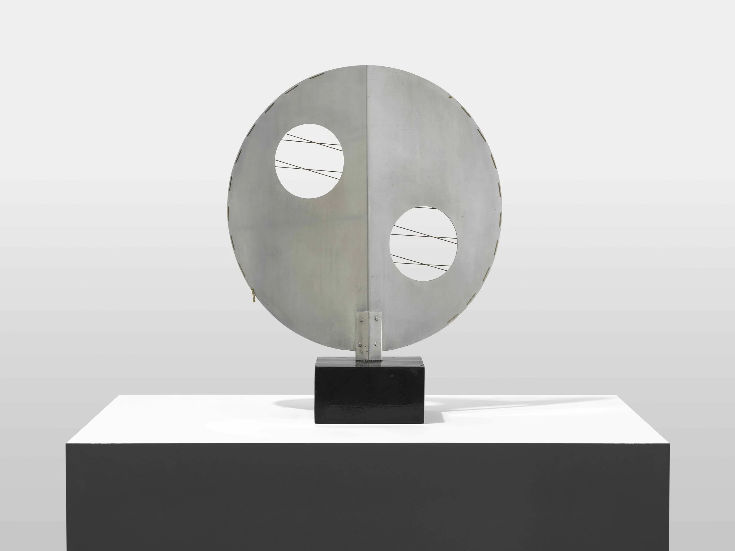 Disc with Strings (Moon), 1969, Barbara Hepworth © Bowness